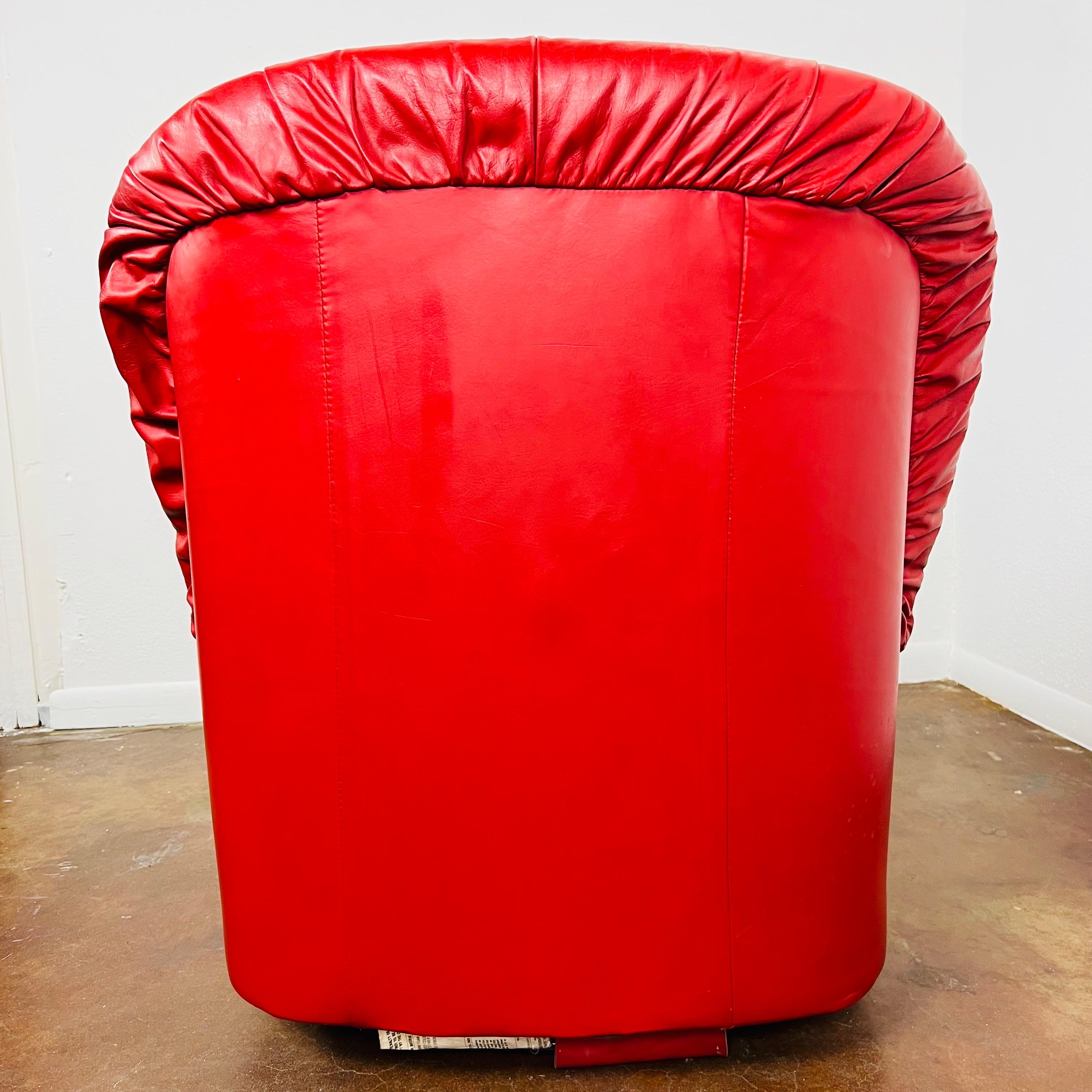 Modern Pair of Red Leather Clamshell Chairs in the Style of Kagan