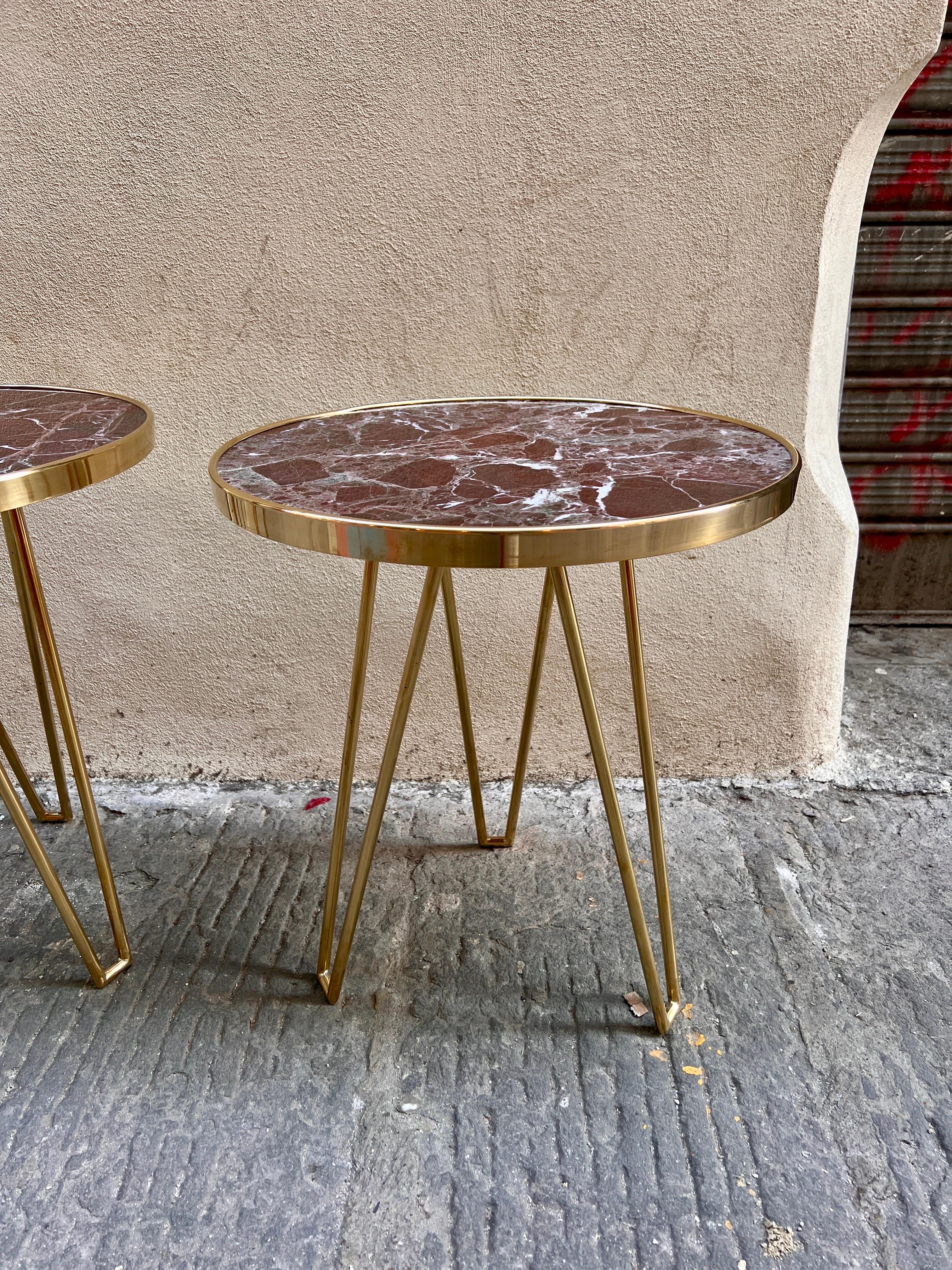 Pair of Red Levanto Marble Round Side/End Tables with Brass Structure 1980 en vente 4