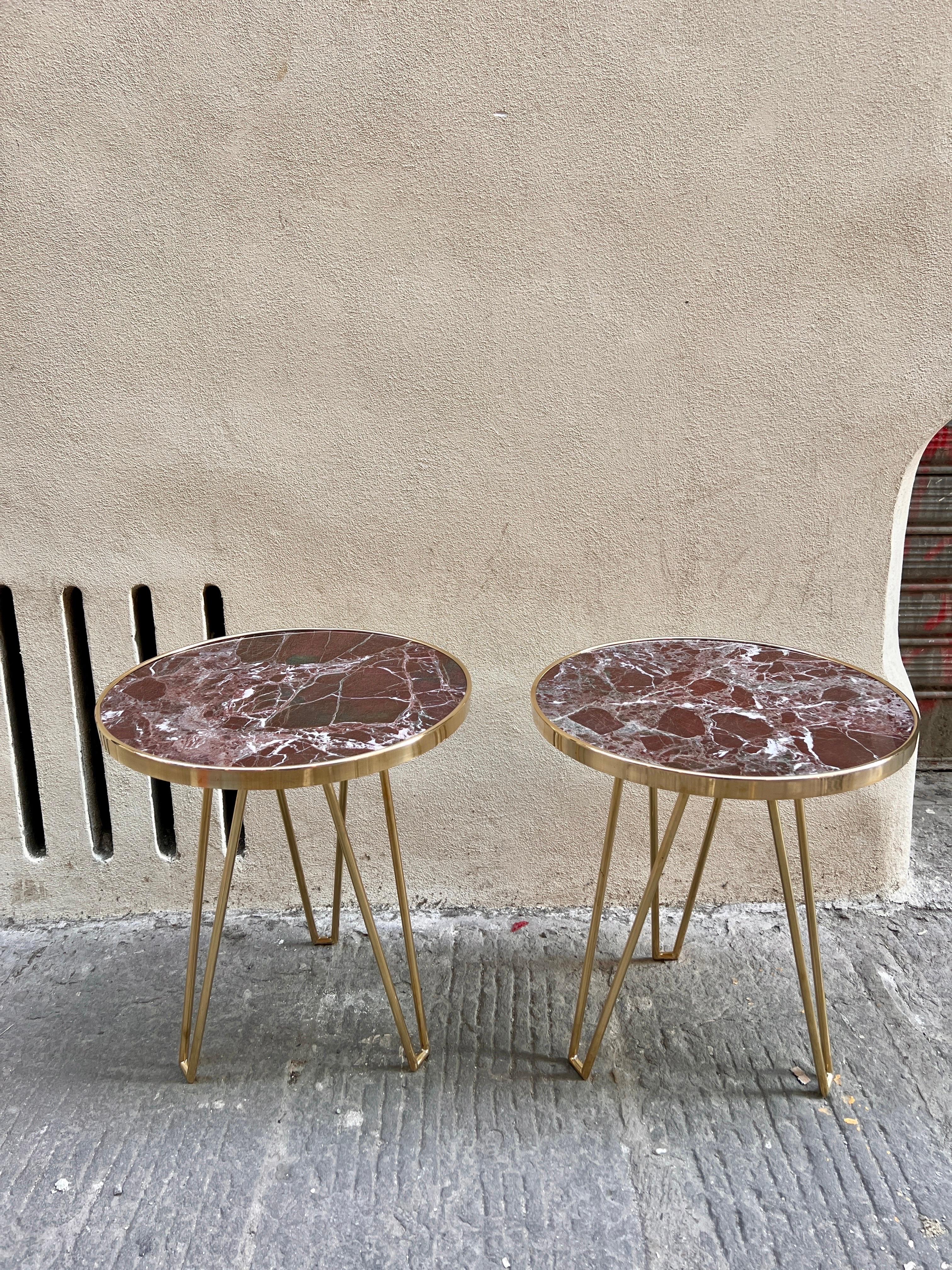 Pair of Red Levanto Marble Round Side/End Tables with Brass Structure 1980 en vente 2
