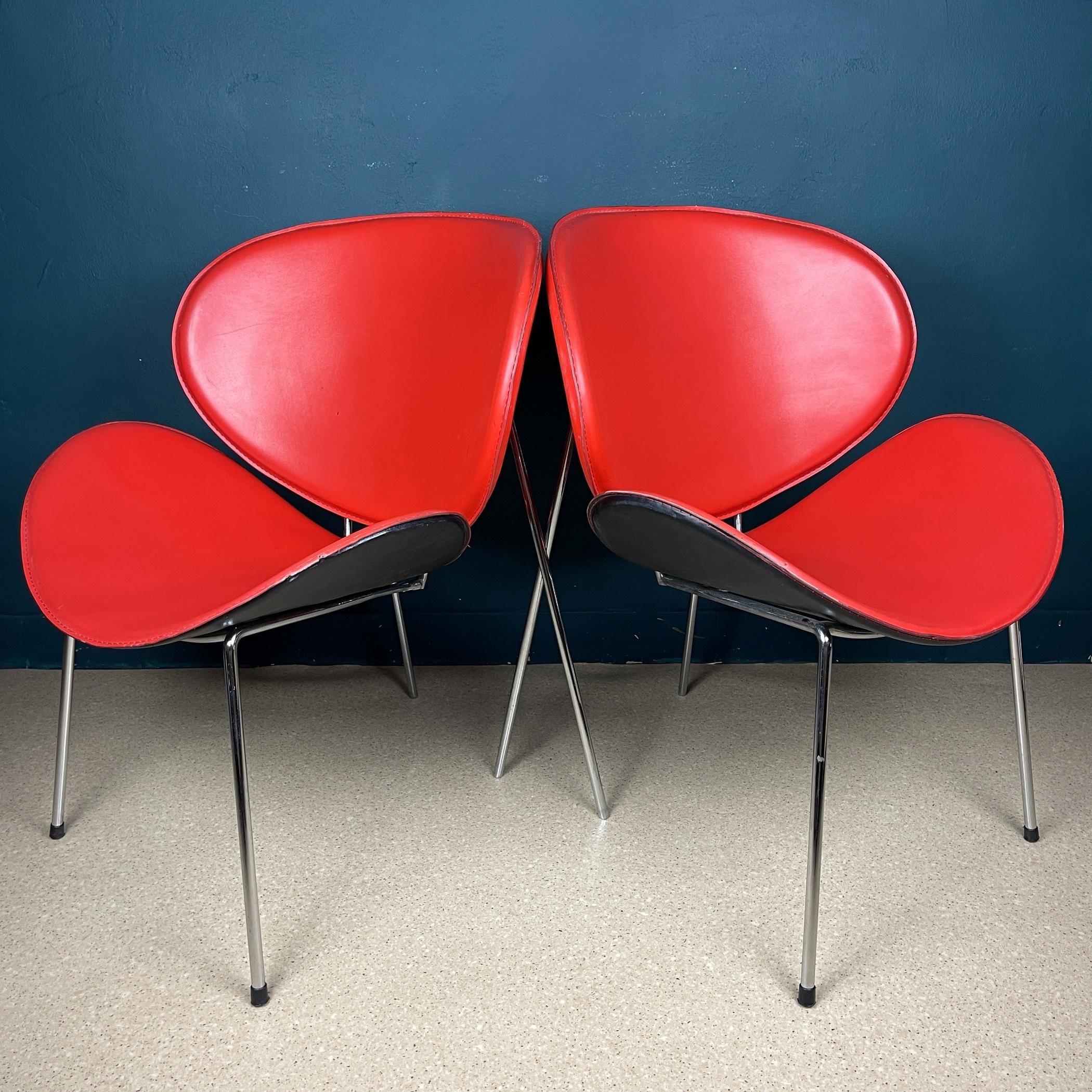 Paire de chaises longues rouges Italie des années 1990 Design Pierre Paulin Style Bon état - En vente à Miklavž Pri Taboru, SI