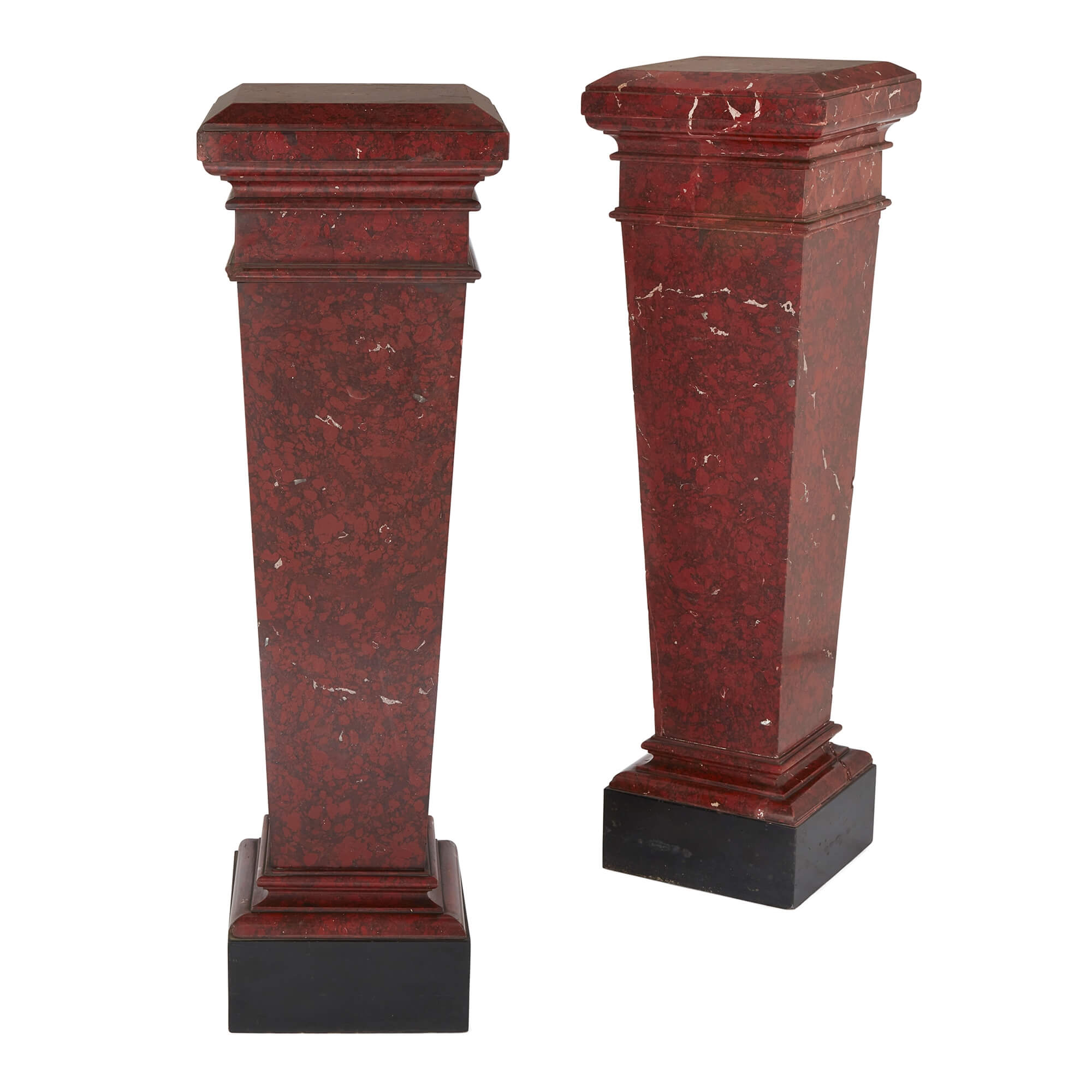 Paar rote Marmorsockel im neoklassischen Stil im Angebot
