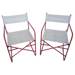 Paire de chaises de directeur pliantes en métal rouge en tissu blanc