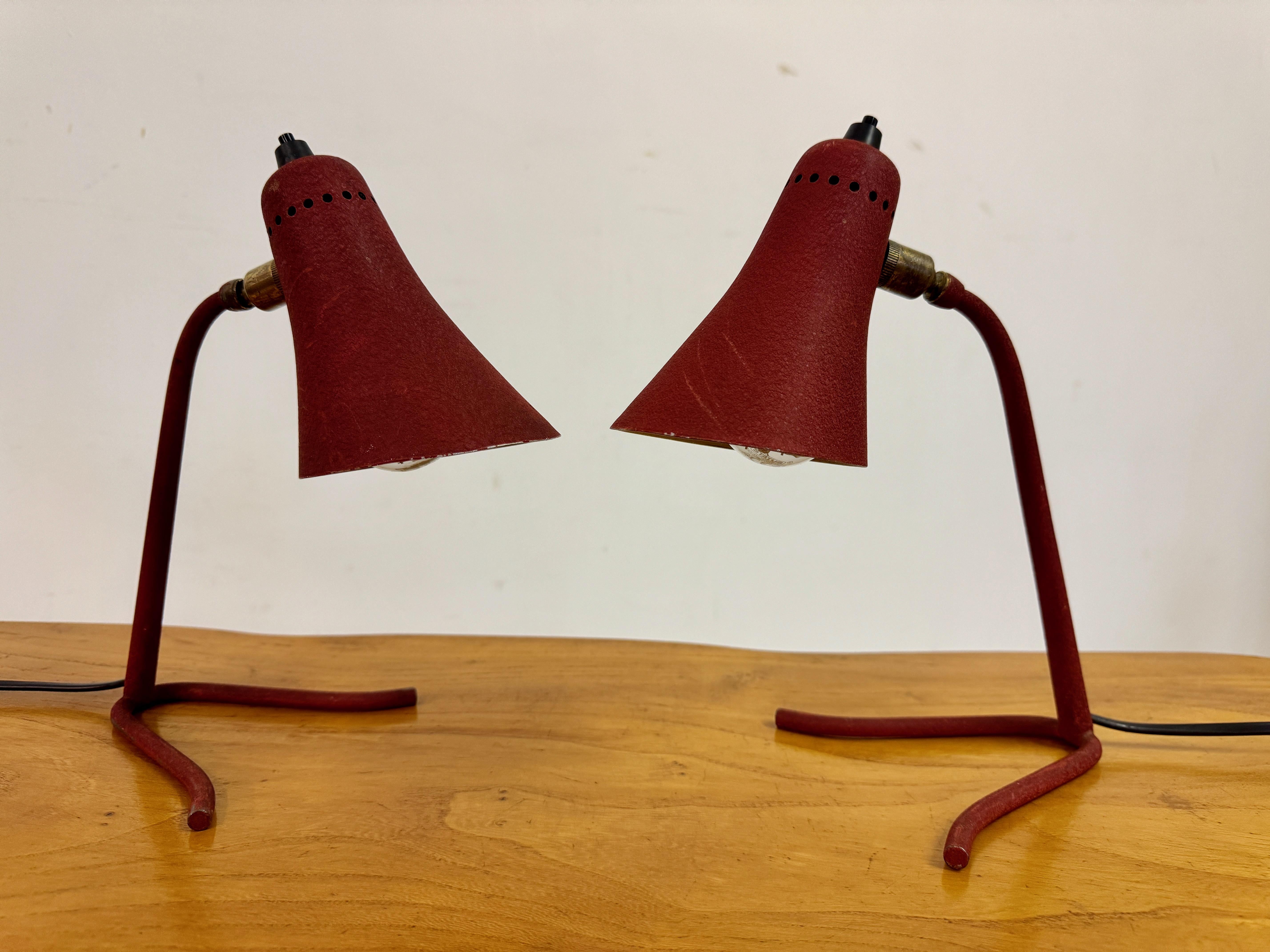 Paire de lampes de table italiennes rouges du milieu du siècle dernier en vente 5