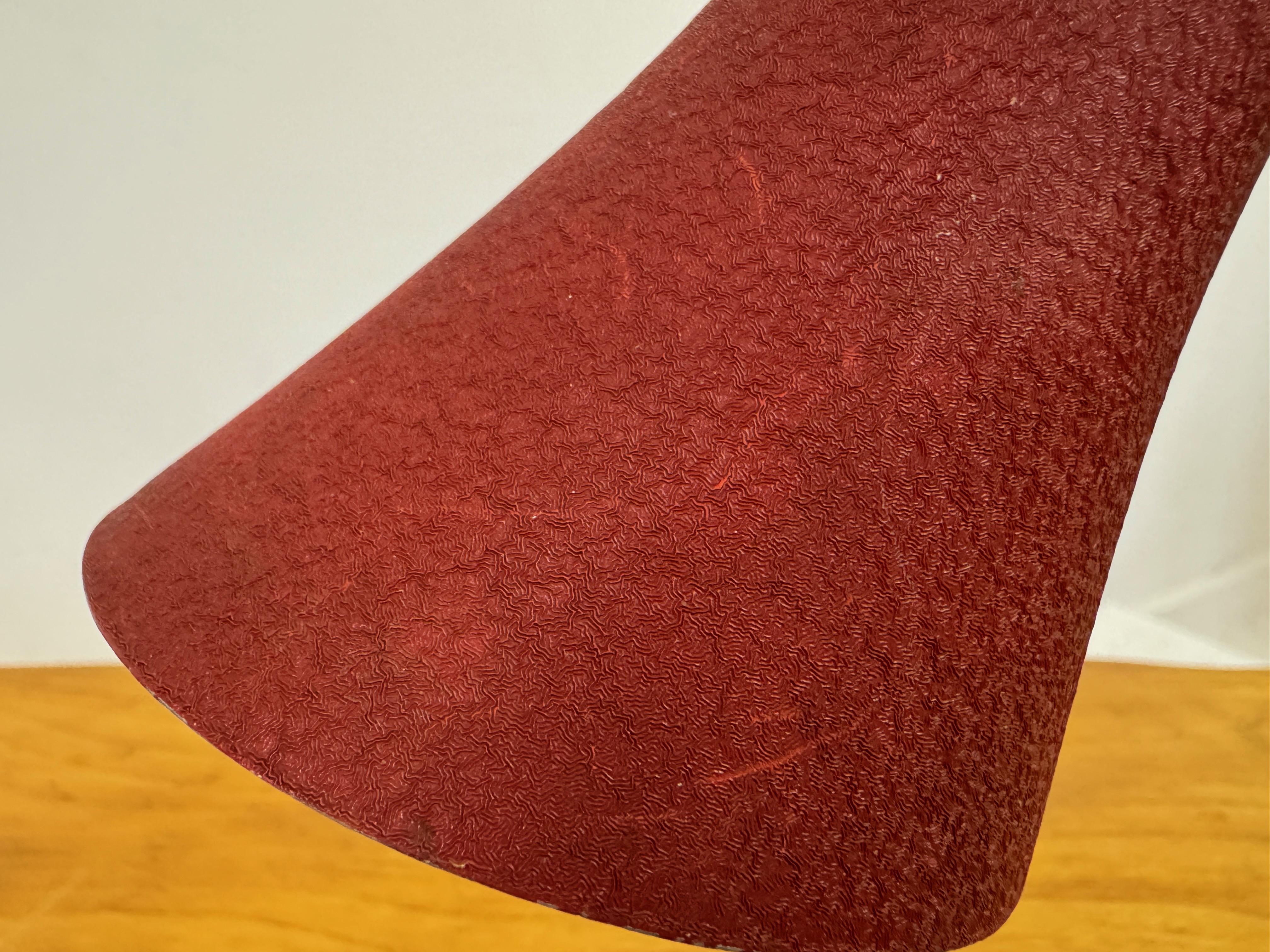 Paire de lampes de table italiennes rouges du milieu du siècle dernier en vente 6
