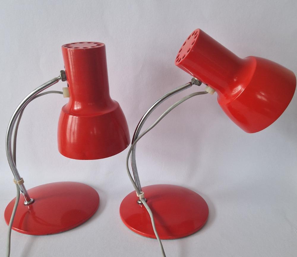 Pareja de lámparas de sobremesa rojas Napako de mediados de siglo, años 70 Metal en venta