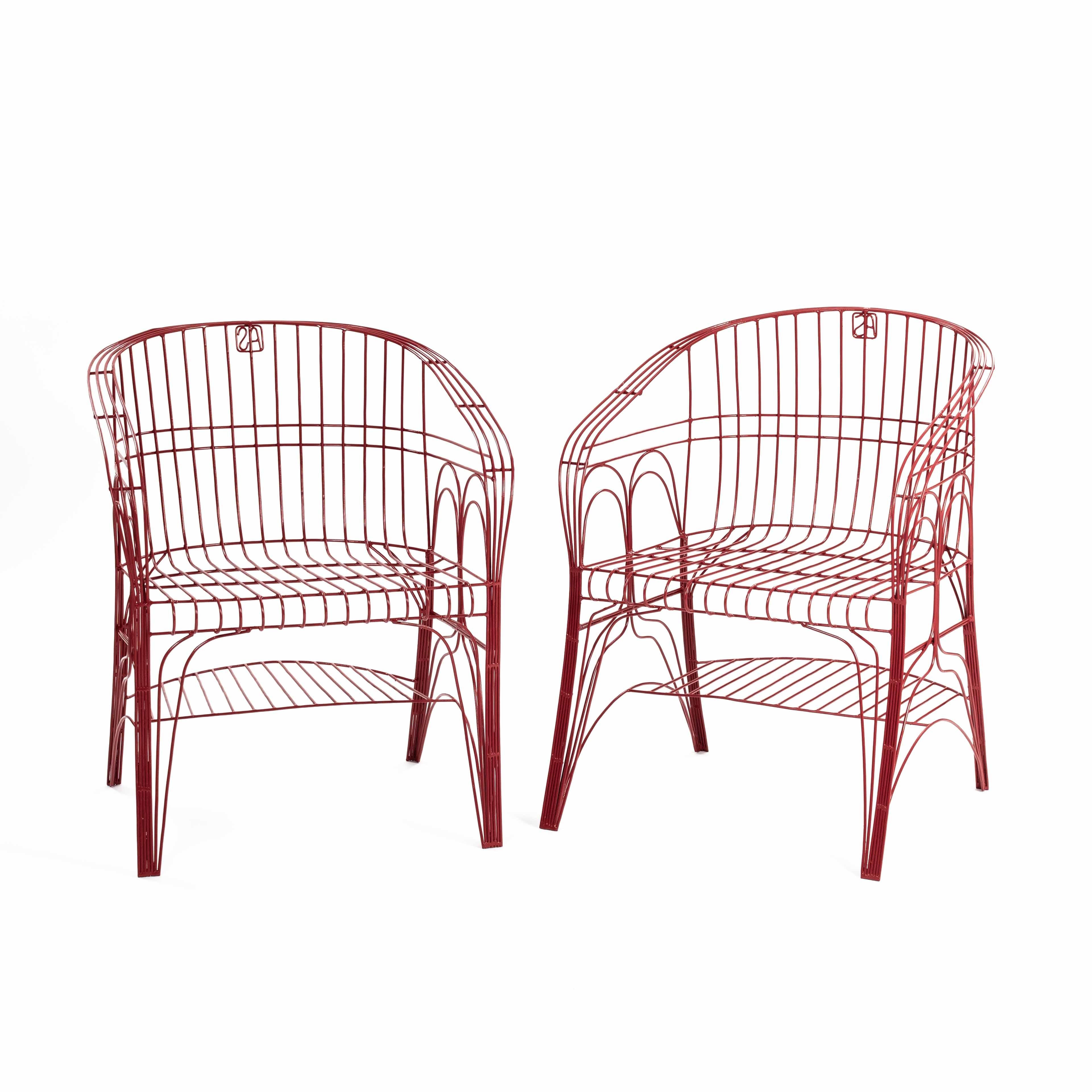 Paire de fauteuils italiens modernes rouges en construction soudée par A. Spazzapan 2005

Paire de fantastiques fauteuils rouge rubis soudés à partir de fines tiges de métal par Anacletto Spazzapan.
La forme est légère et élégante.
L'ensemble de la