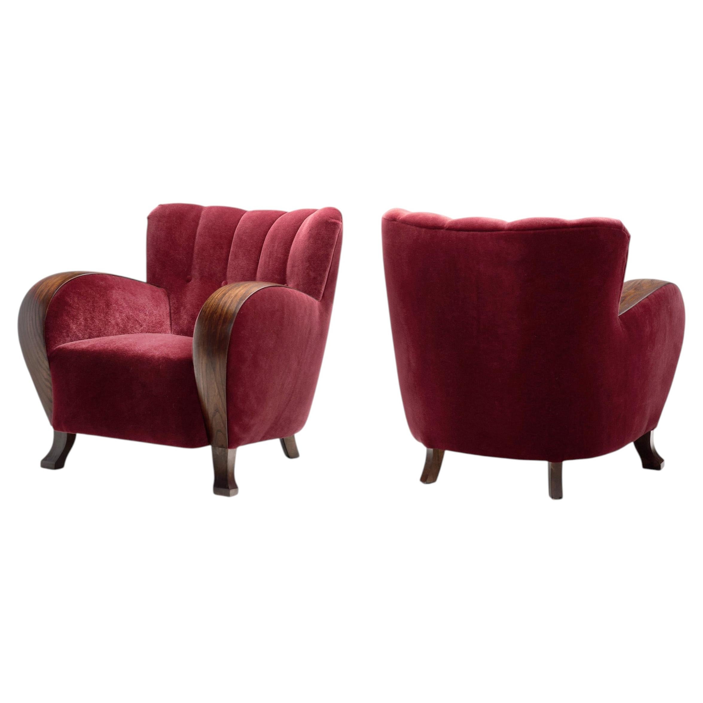 Pareja de sillones de mohair rojo, Europa Años 30 en venta