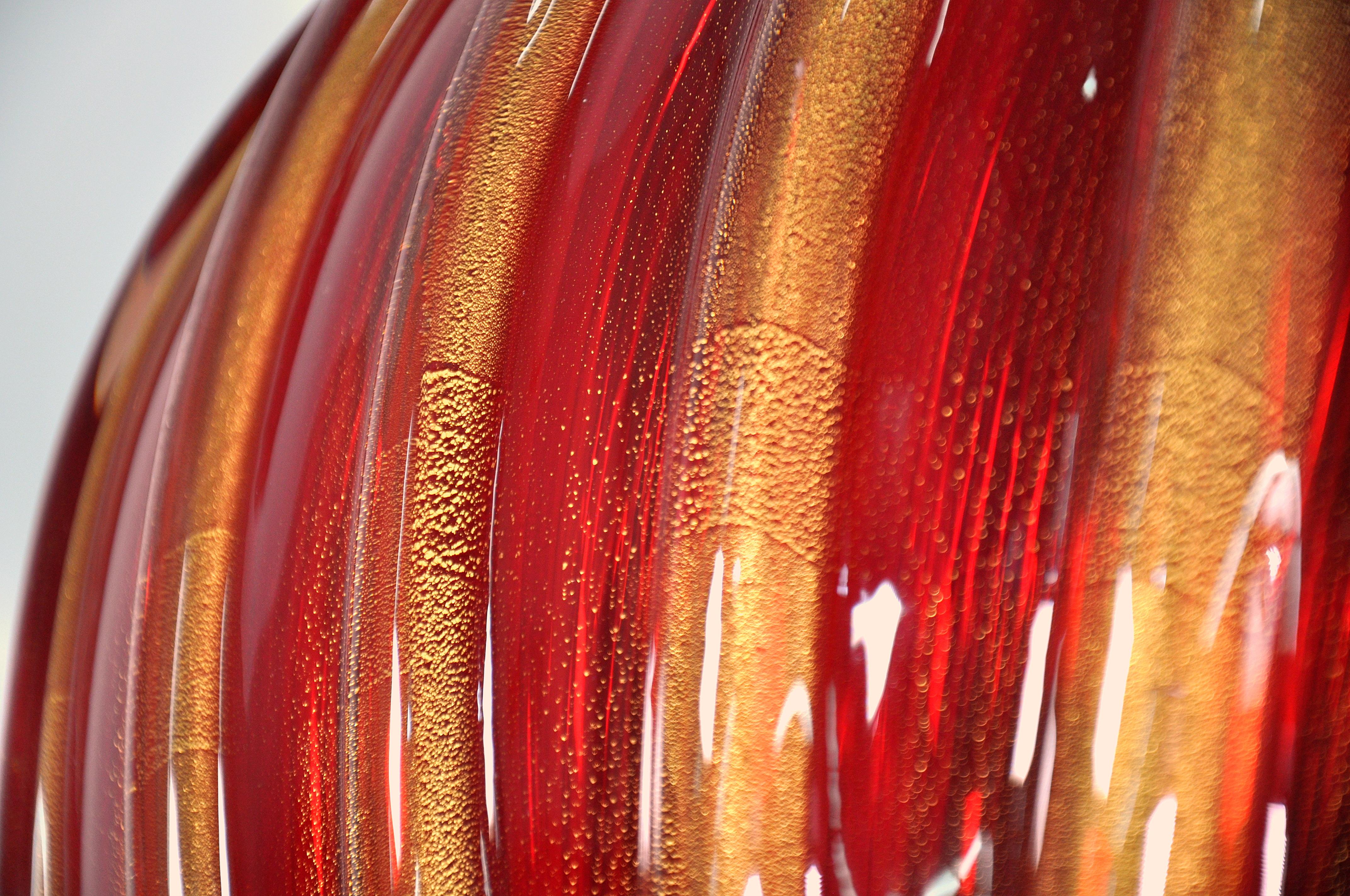 Signed Pair of Red and Gold Murano Glass Vases by Pino Signoretto For Sale 3