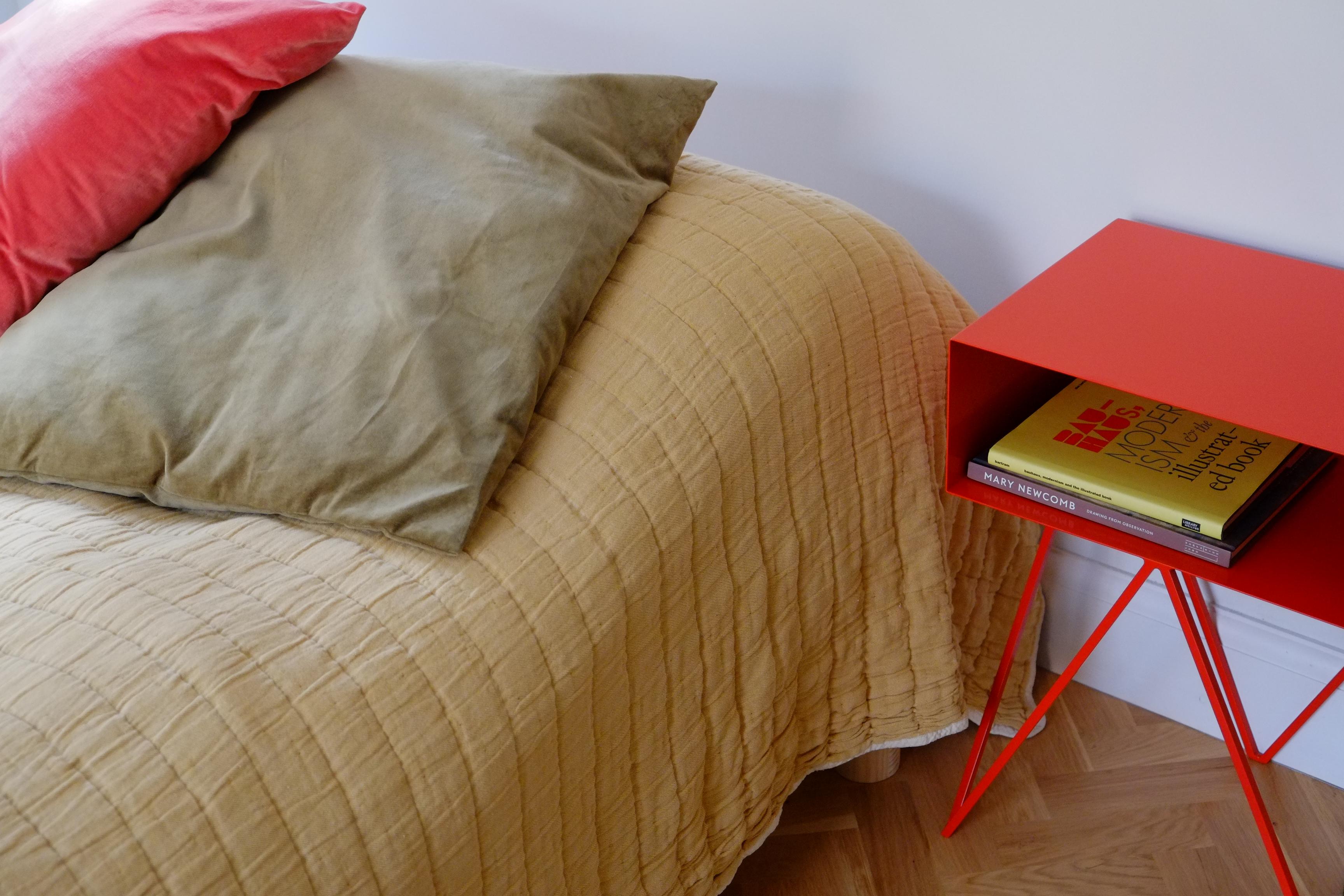 Powder-Coated Pair of Red Powder Coated Steel Robot Bedside Tables For Sale