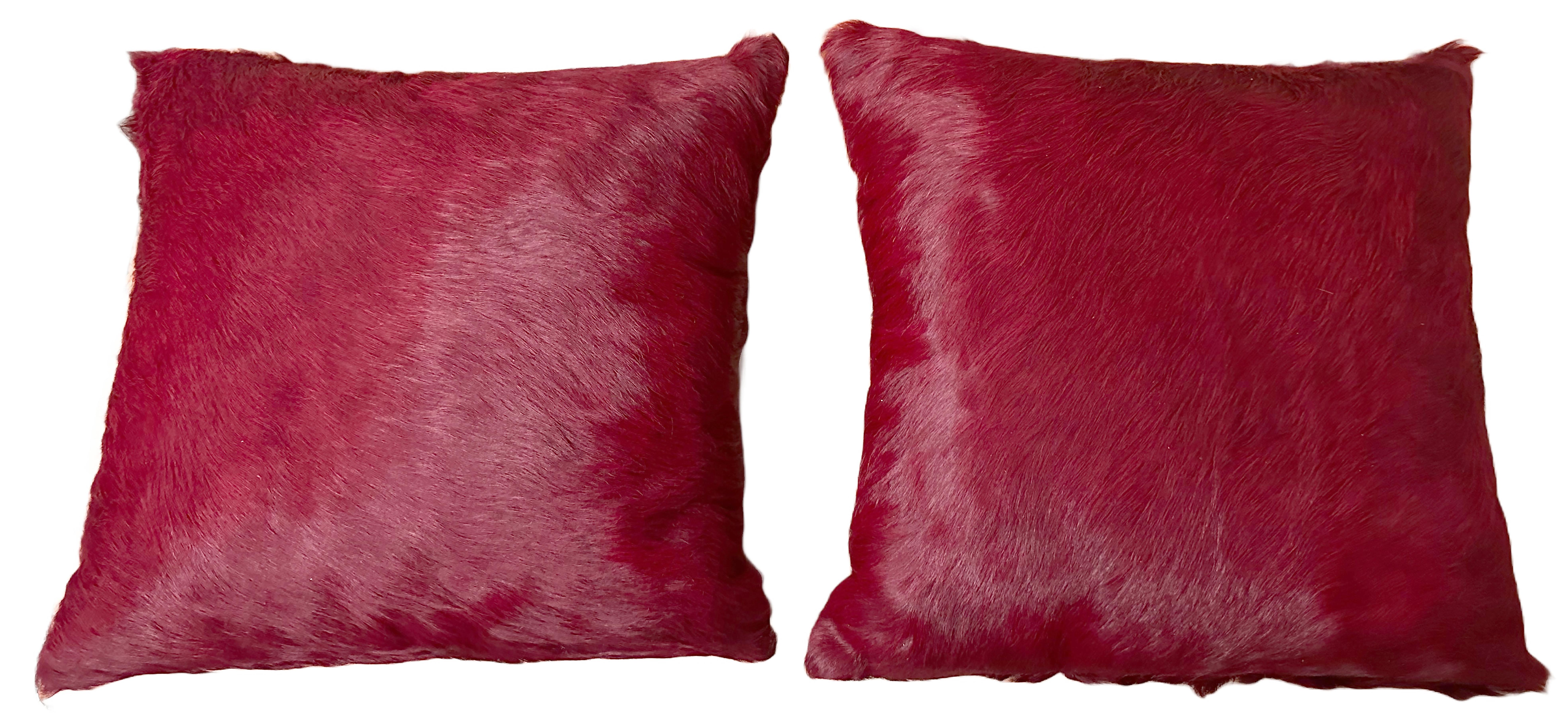 XXI secolo e contemporaneo Coppia di cuscini Kyle Bunting in pelle di rosa rossa in vendita