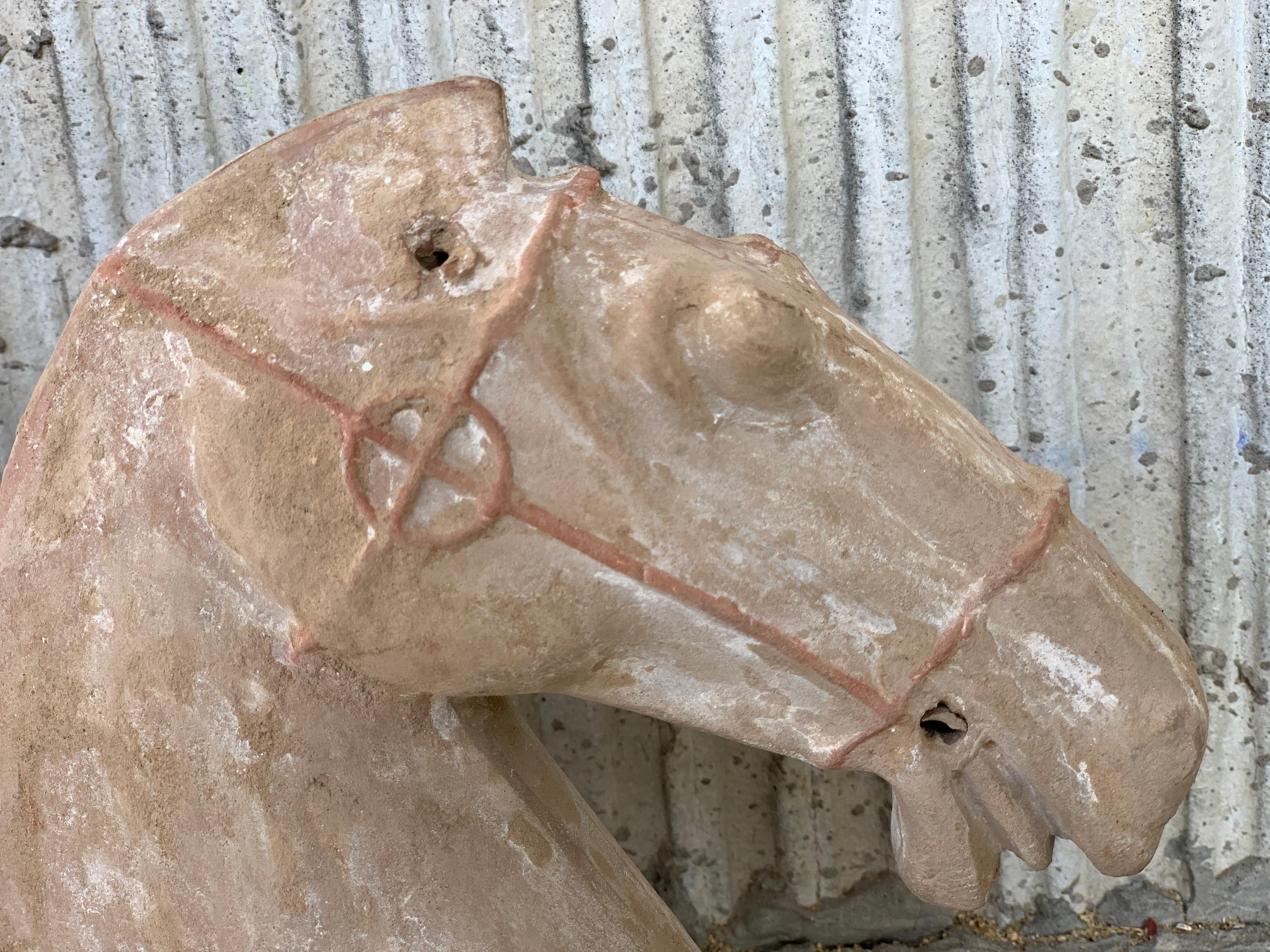 Paire de têtes de cheval en poterie grise de la dynastie Han '206BC-220AD'. en vente 4