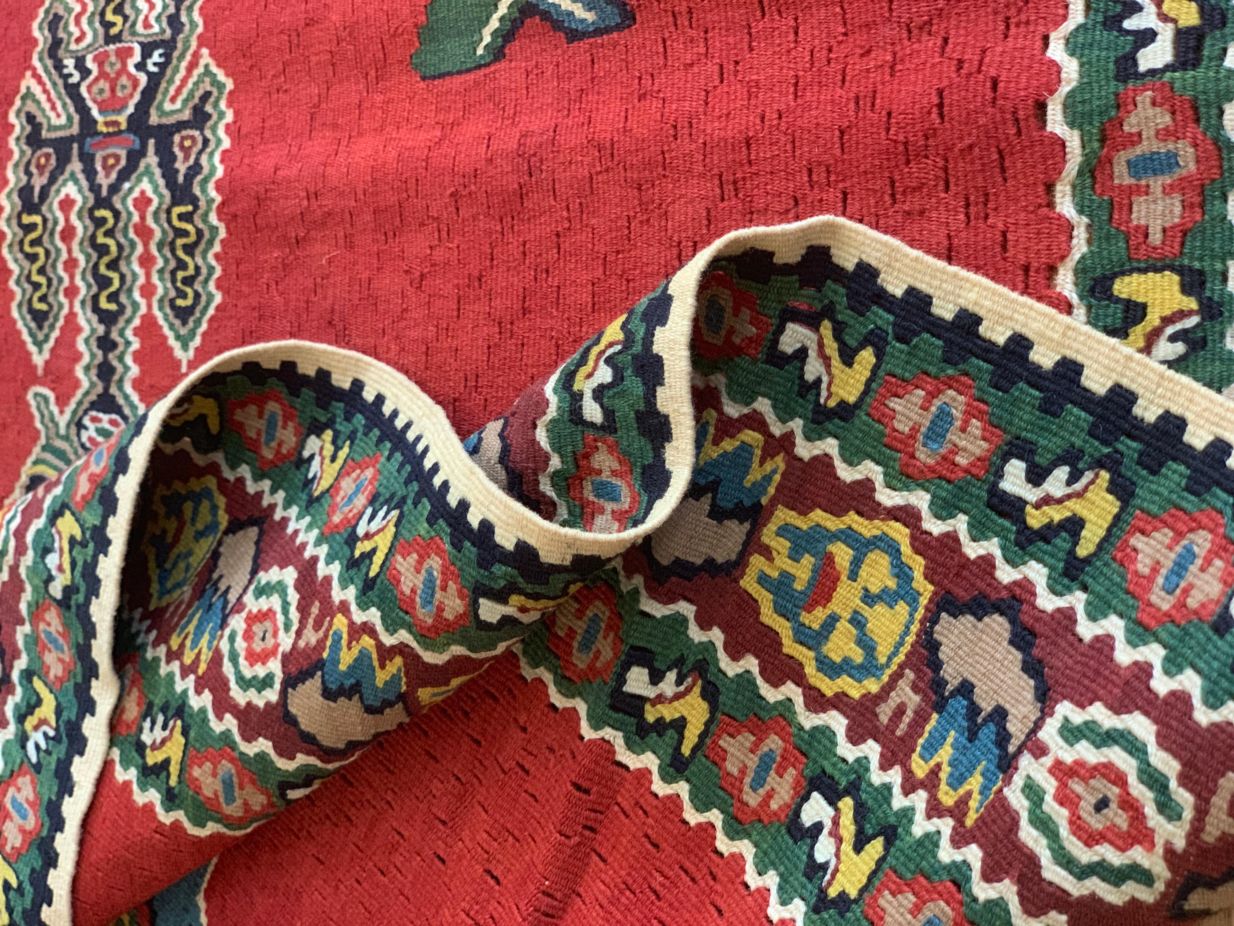 Paire de tapis Kilim en soie et laine rouges faits à la main, motifs géométriques en vente 2