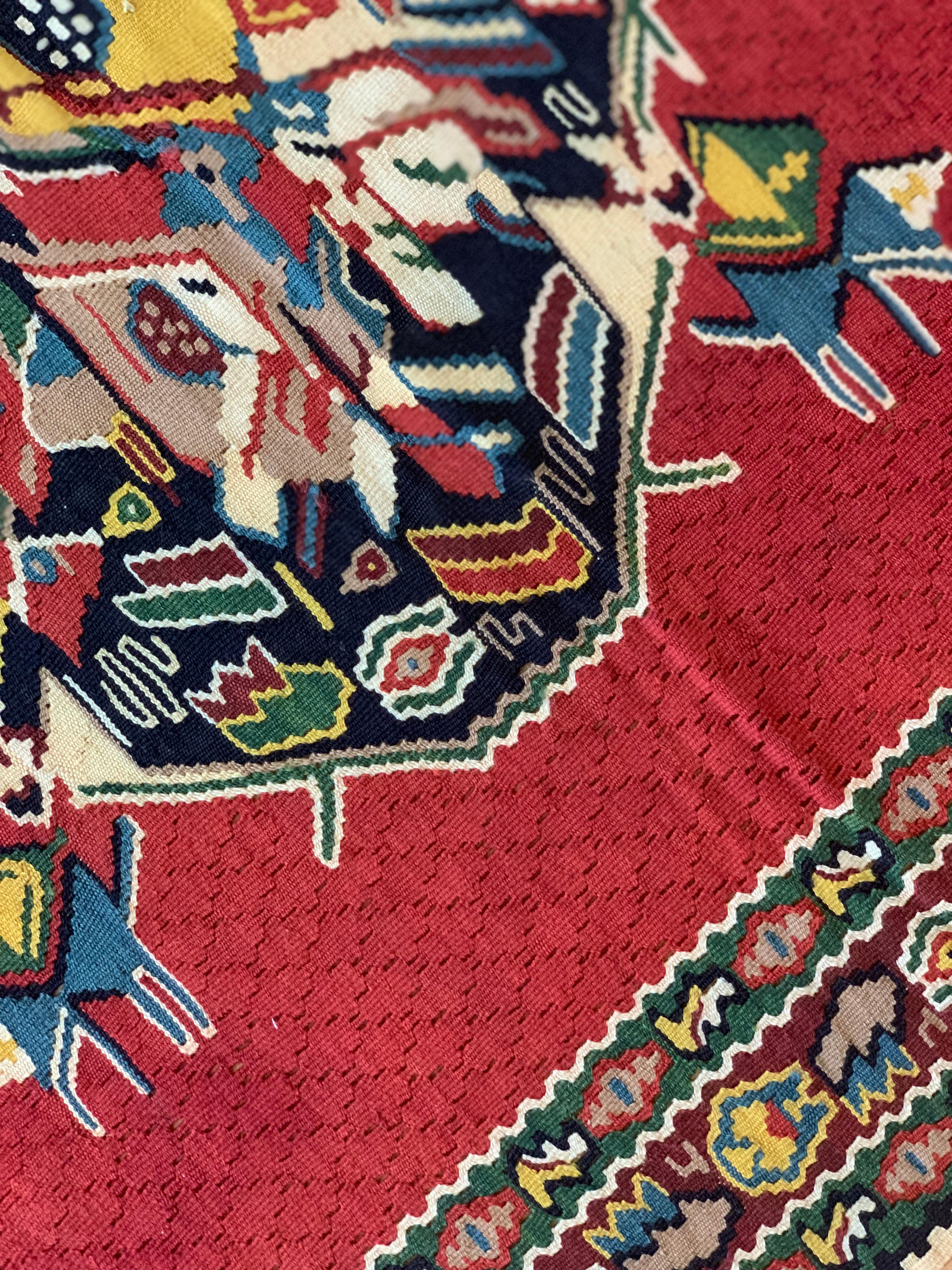 Paire de tapis Kilim en soie et laine rouges faits à la main, motifs géométriques en vente 5