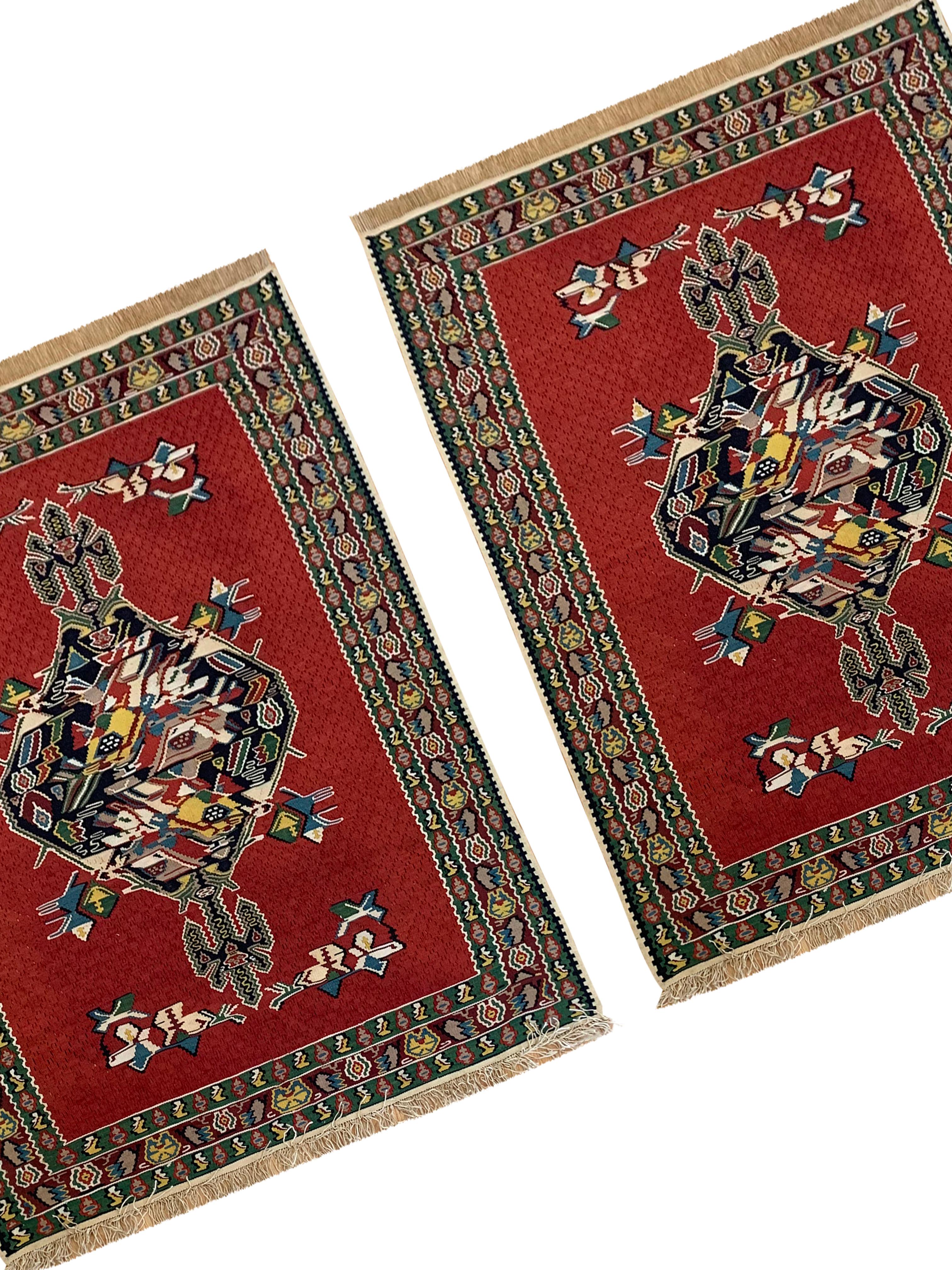 Paire de tapis Kilim en soie et laine rouges faits à la main, motifs géométriques en vente 11