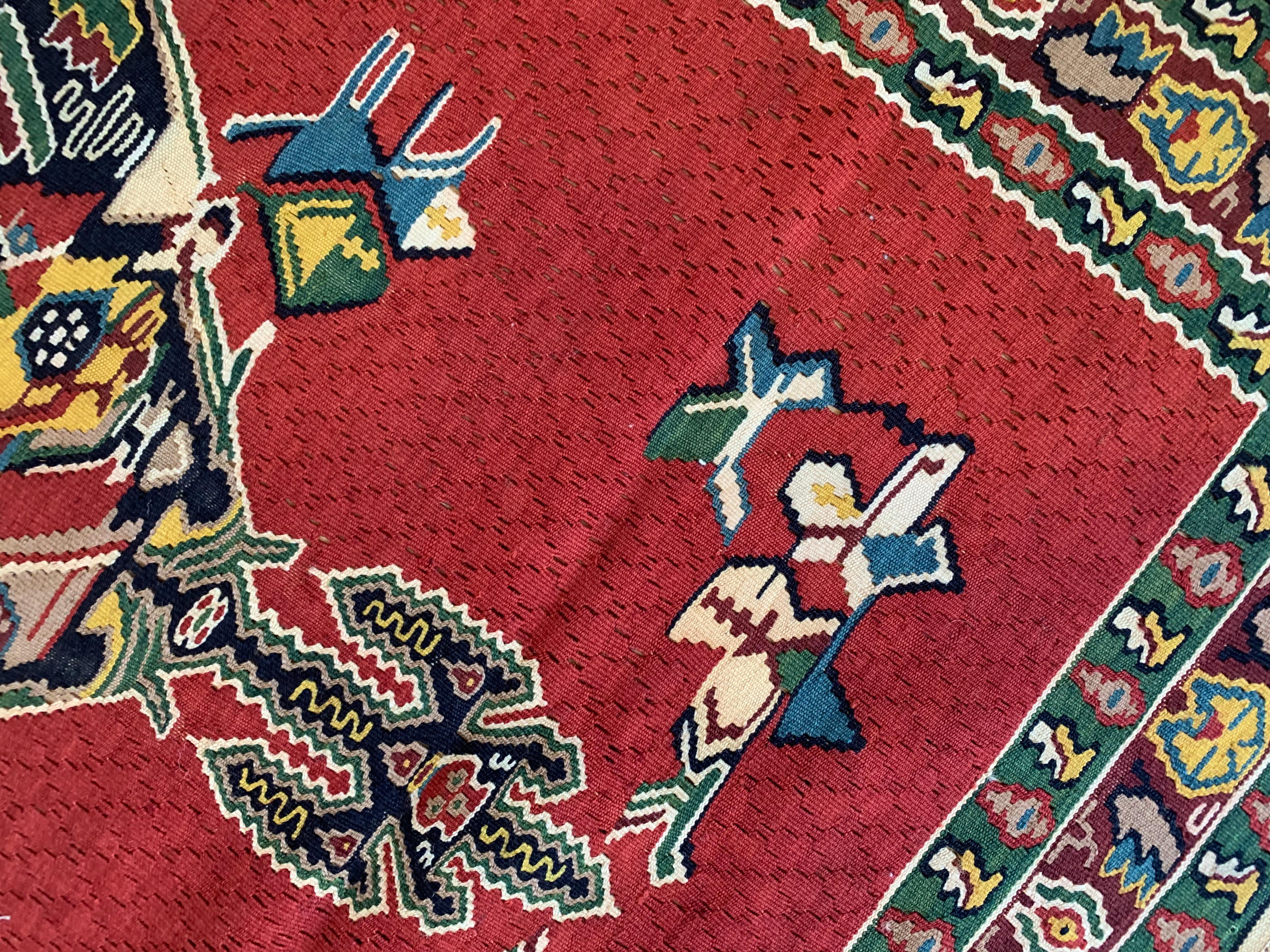 XXIe siècle et contemporain Paire de tapis Kilim en soie et laine rouges faits à la main, motifs géométriques en vente