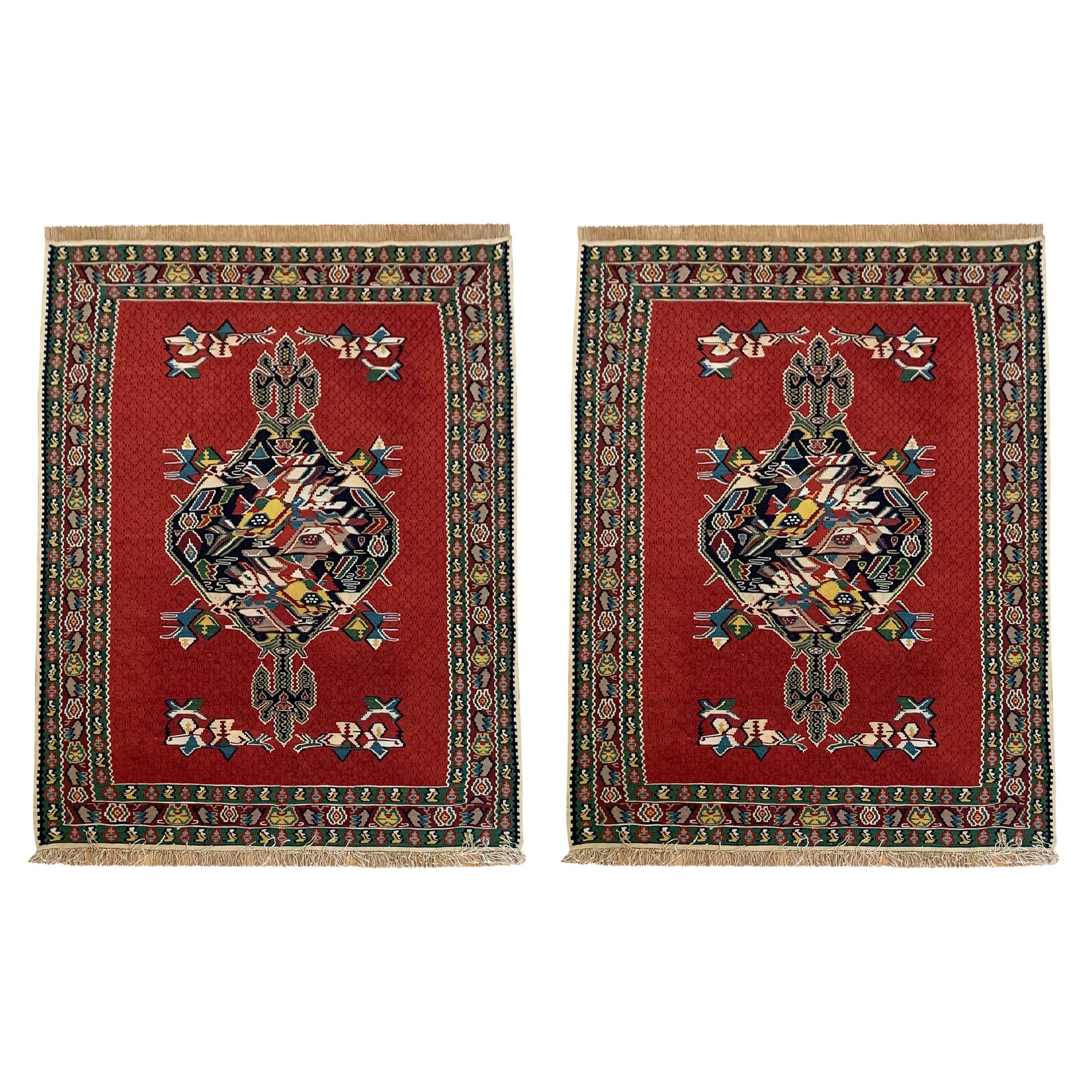 Paire de tapis Kilim en soie et laine rouges faits à la main, motifs géométriques en vente