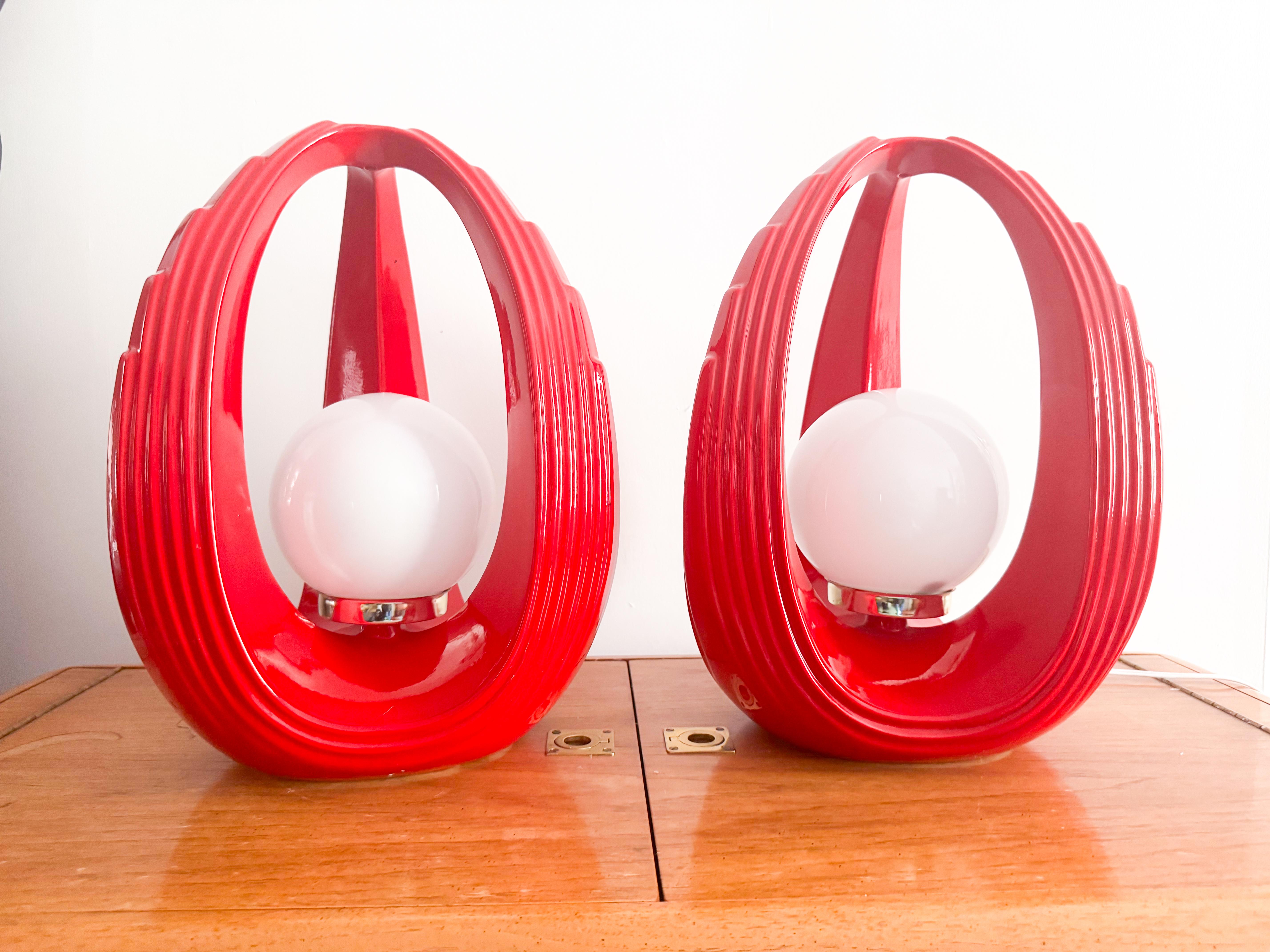 Hand-Crafted Pair of Red Space Age Sculptural Ceramic Table Lamps, Canada 1980s Post Modern For Sale