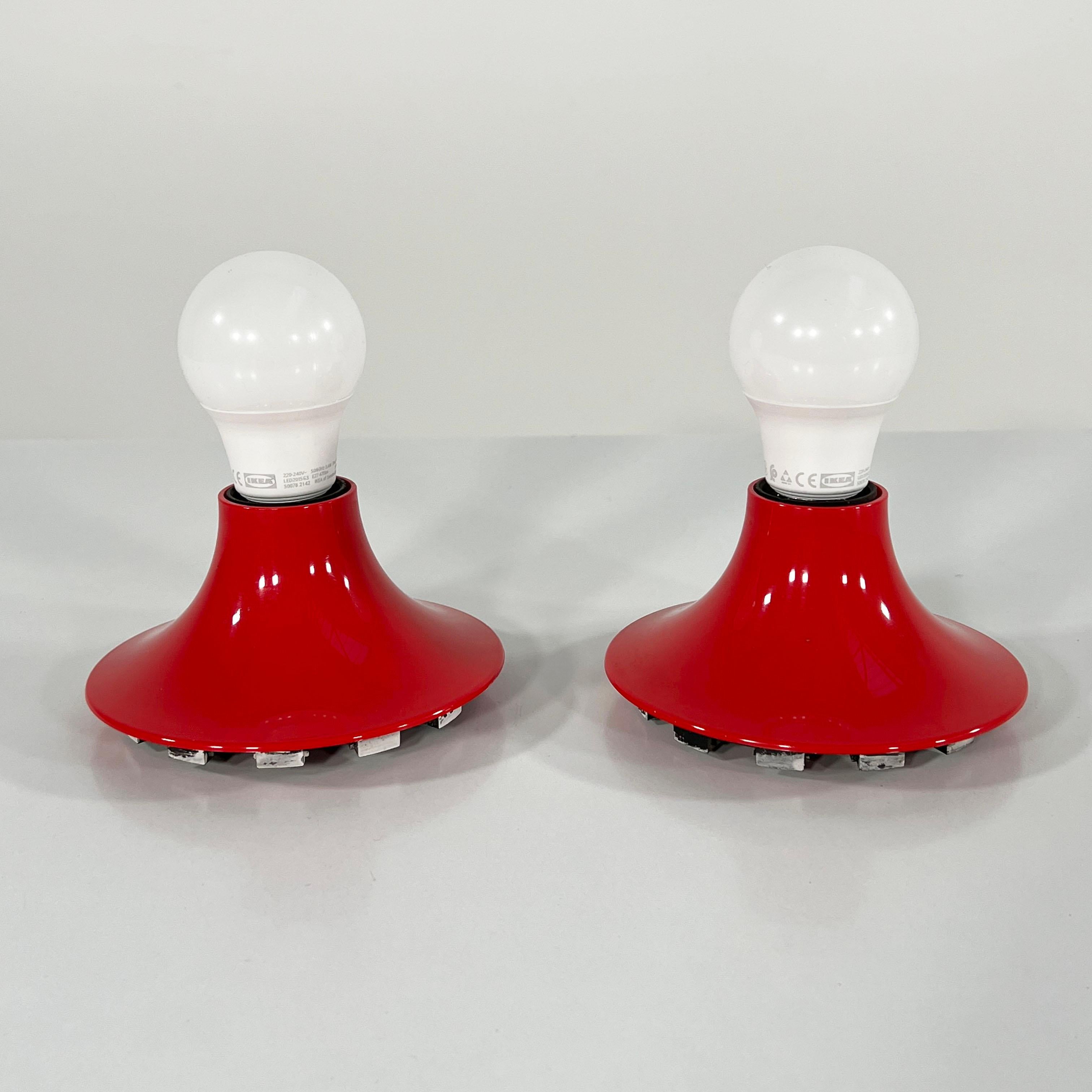 Mid-Century Modern Pair of Red Teti Wall Lamps by Vico Magistretti for Artemide, 1970s