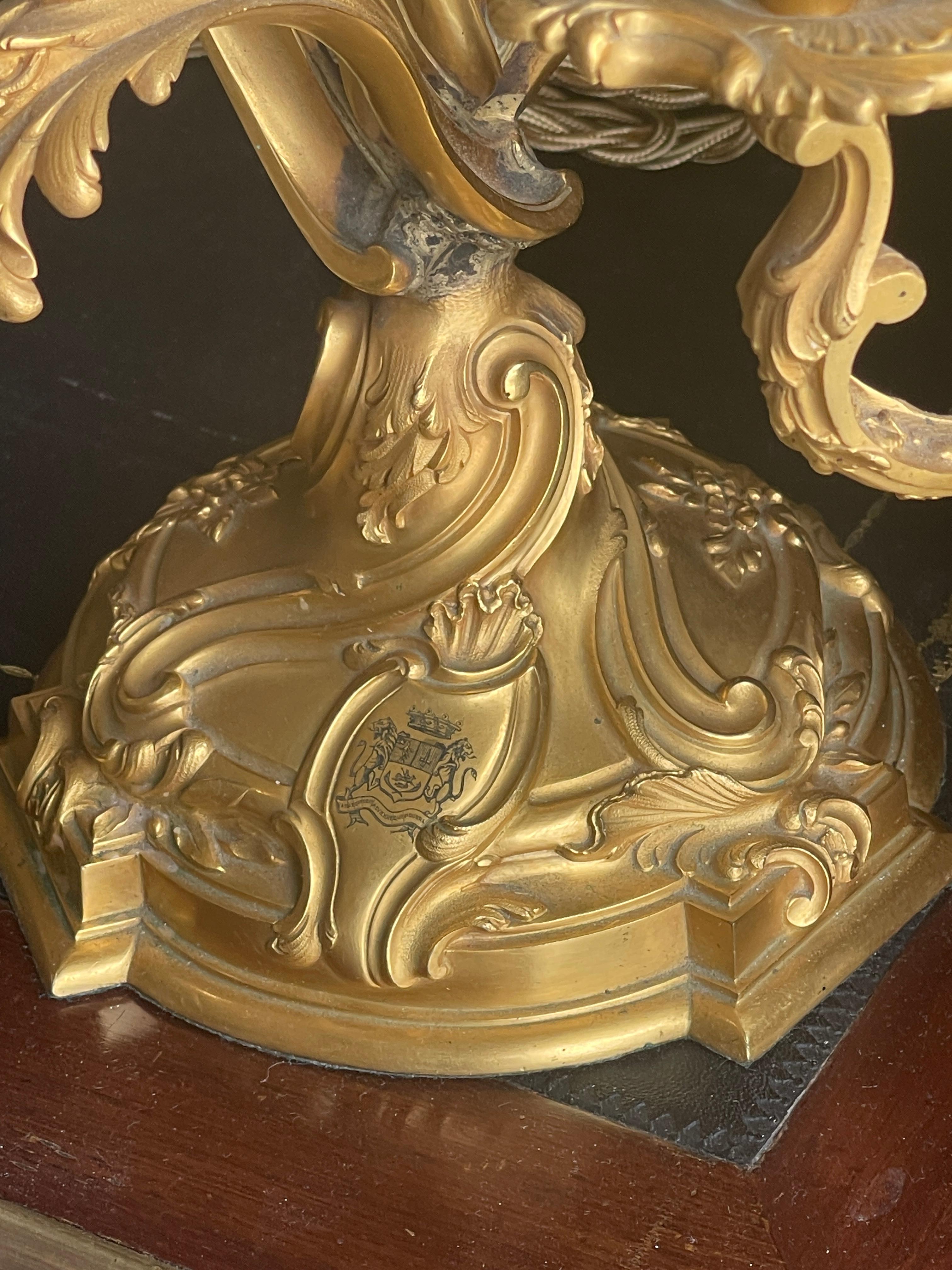 Par de  Tole Rojo, Rocaille Dore Bronce  Lámparas Bouillotte,  (1852-1870) en venta 3