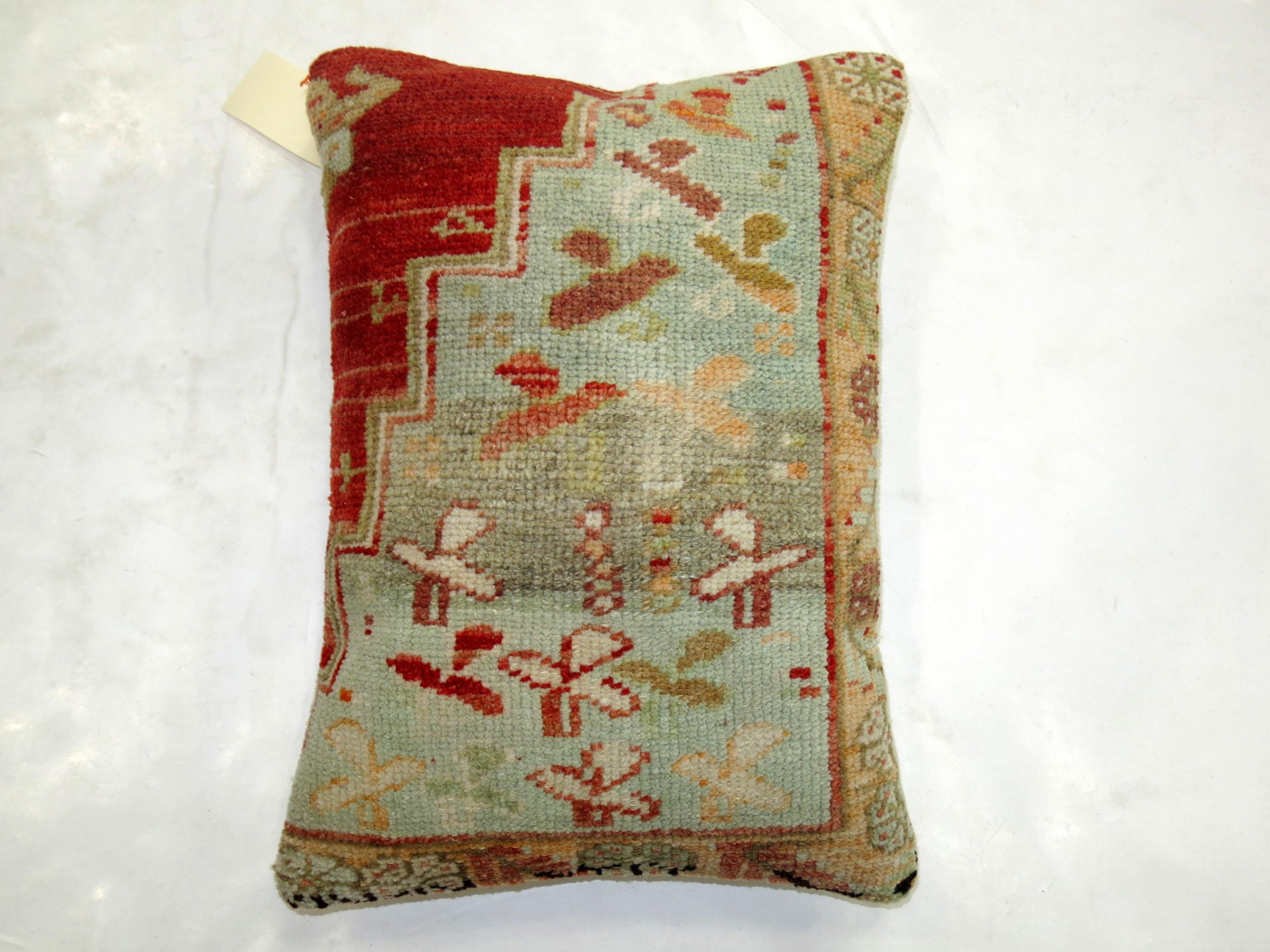Pair of Red Turkish Oushak Rug Pillows In Excellent Condition In New York, NY