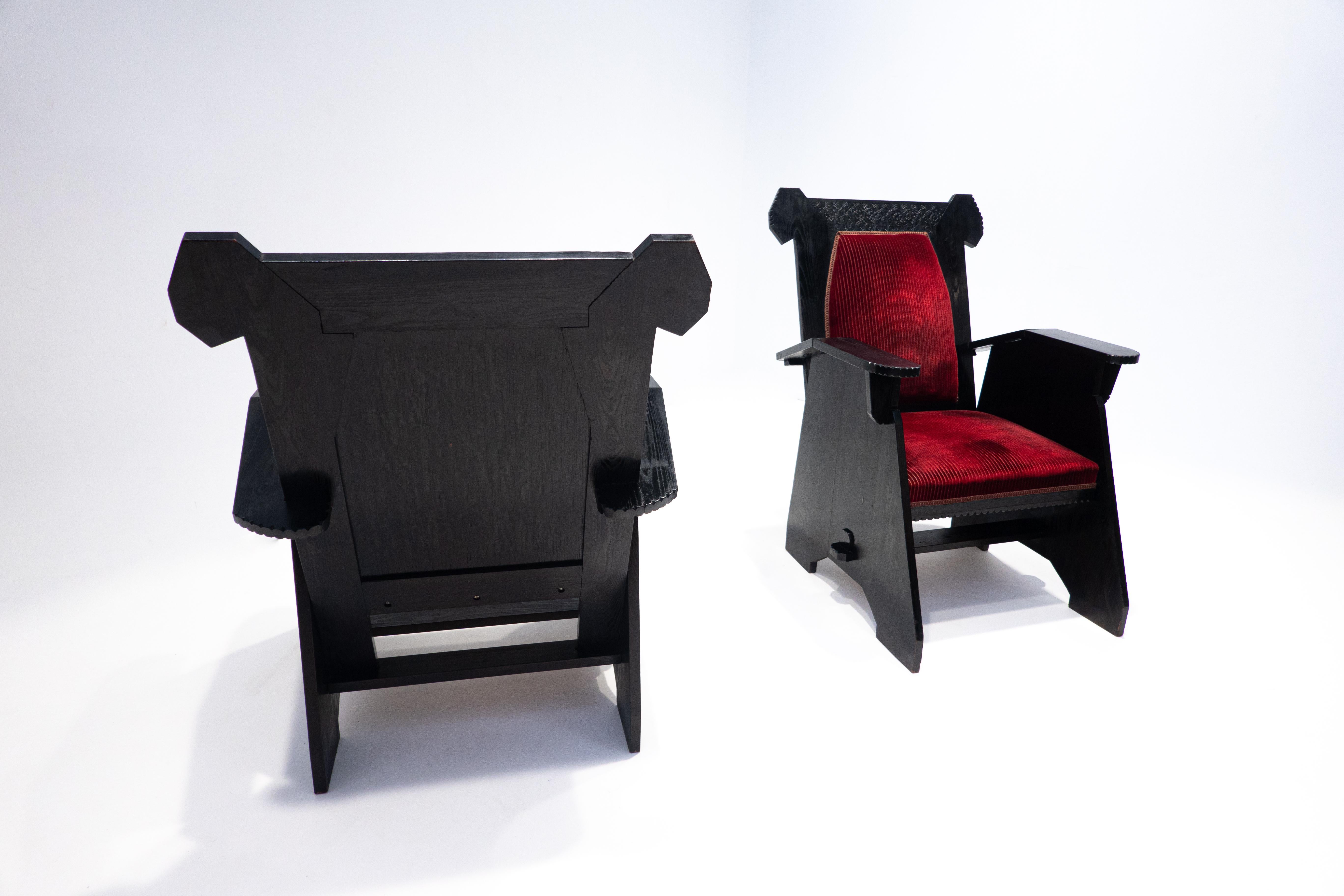 Ein Paar Sessel aus rotem Samt von Toroczkai Wigand, Ungarn, 1920er Jahre im Zustand „Gut“ im Angebot in Brussels, BE