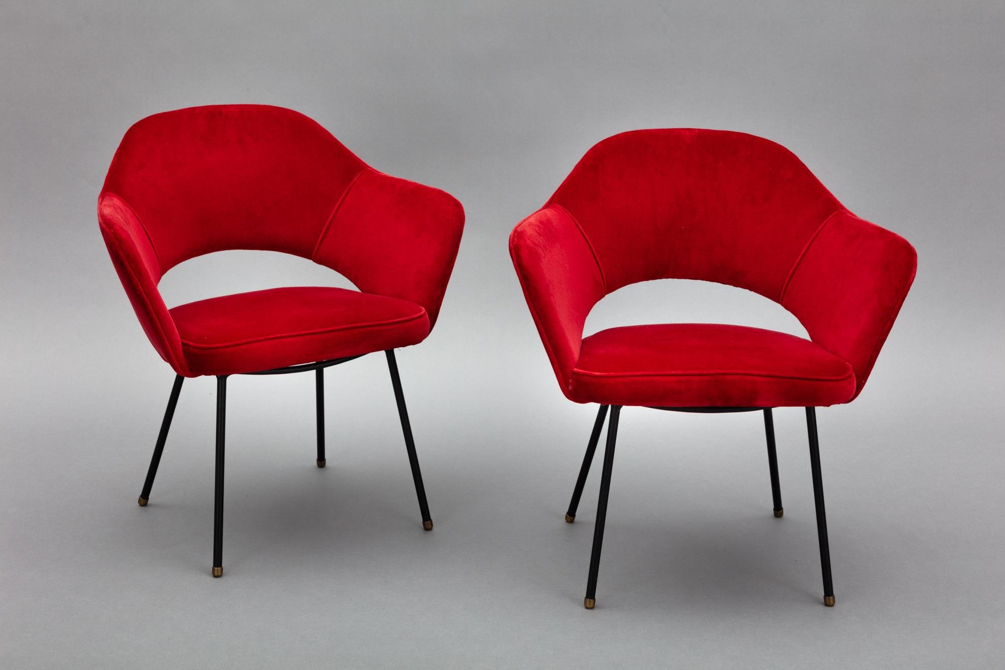 Mid-Century Modern Pair of Red Velvet Iron Armchairs For Sale