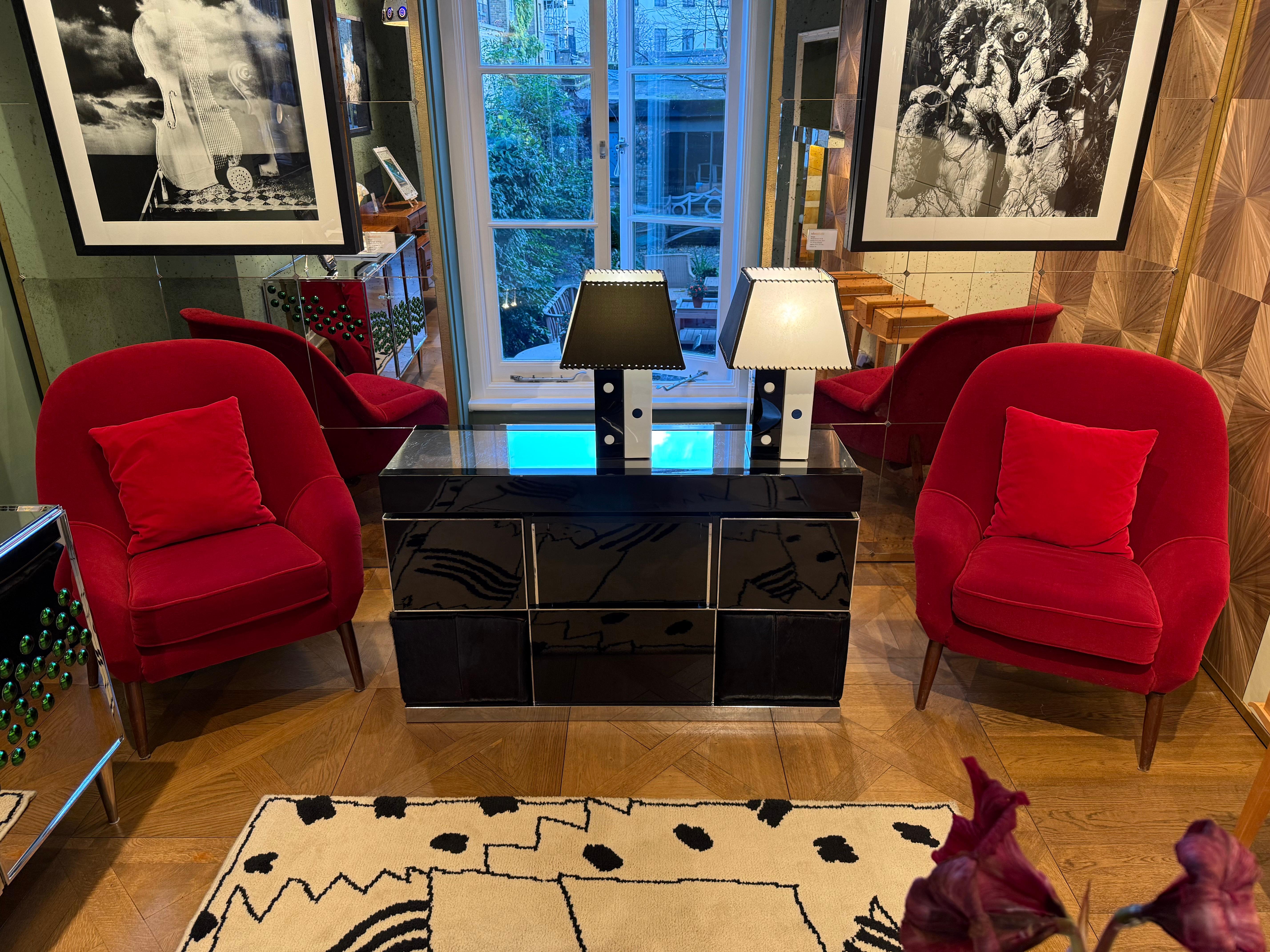 Pair of Red Velvet Upholstered Armchairs by ISA Bergamo, Italy, with Cushions im Angebot 3