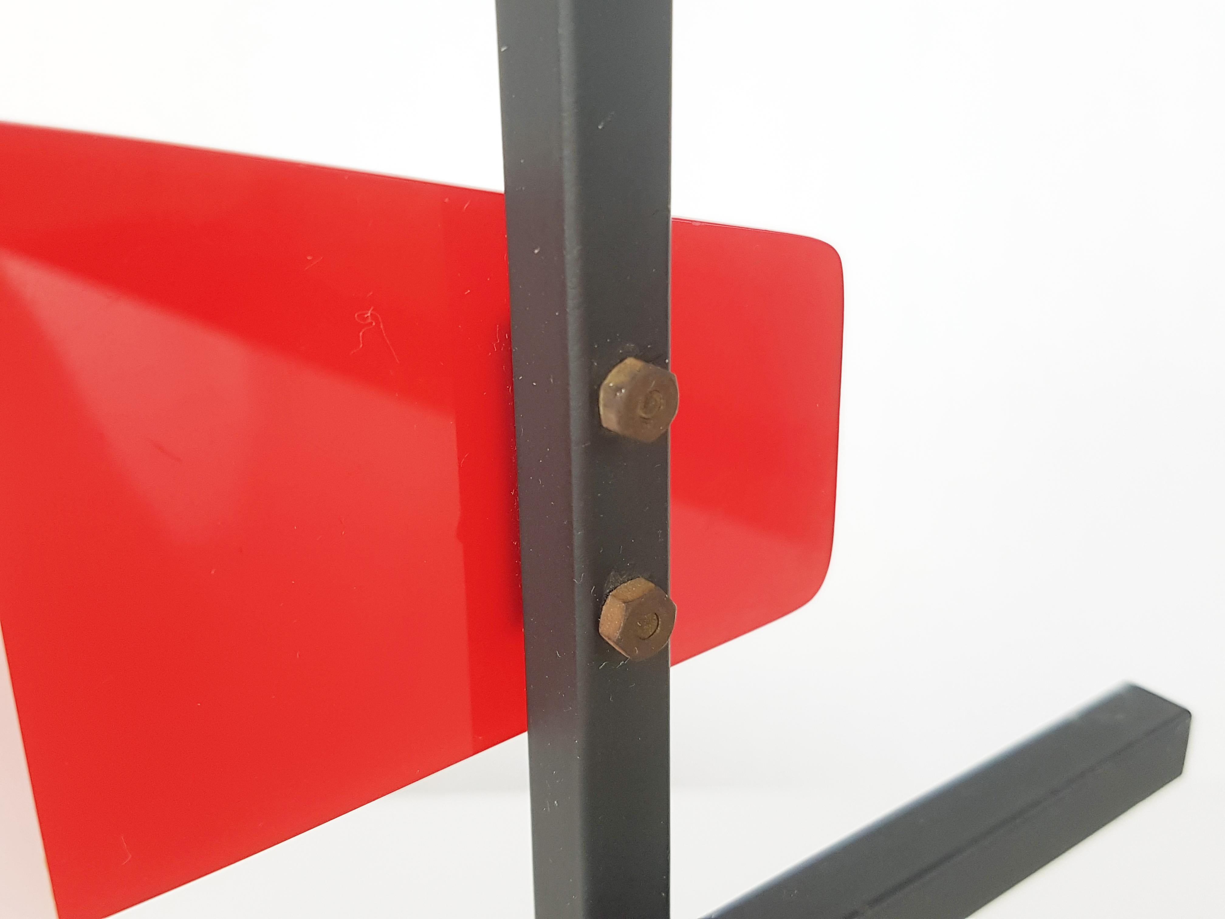 Pair of Red, White Perspex Black Metal & Brass Mid-Century Wall Lamps For Sale 4