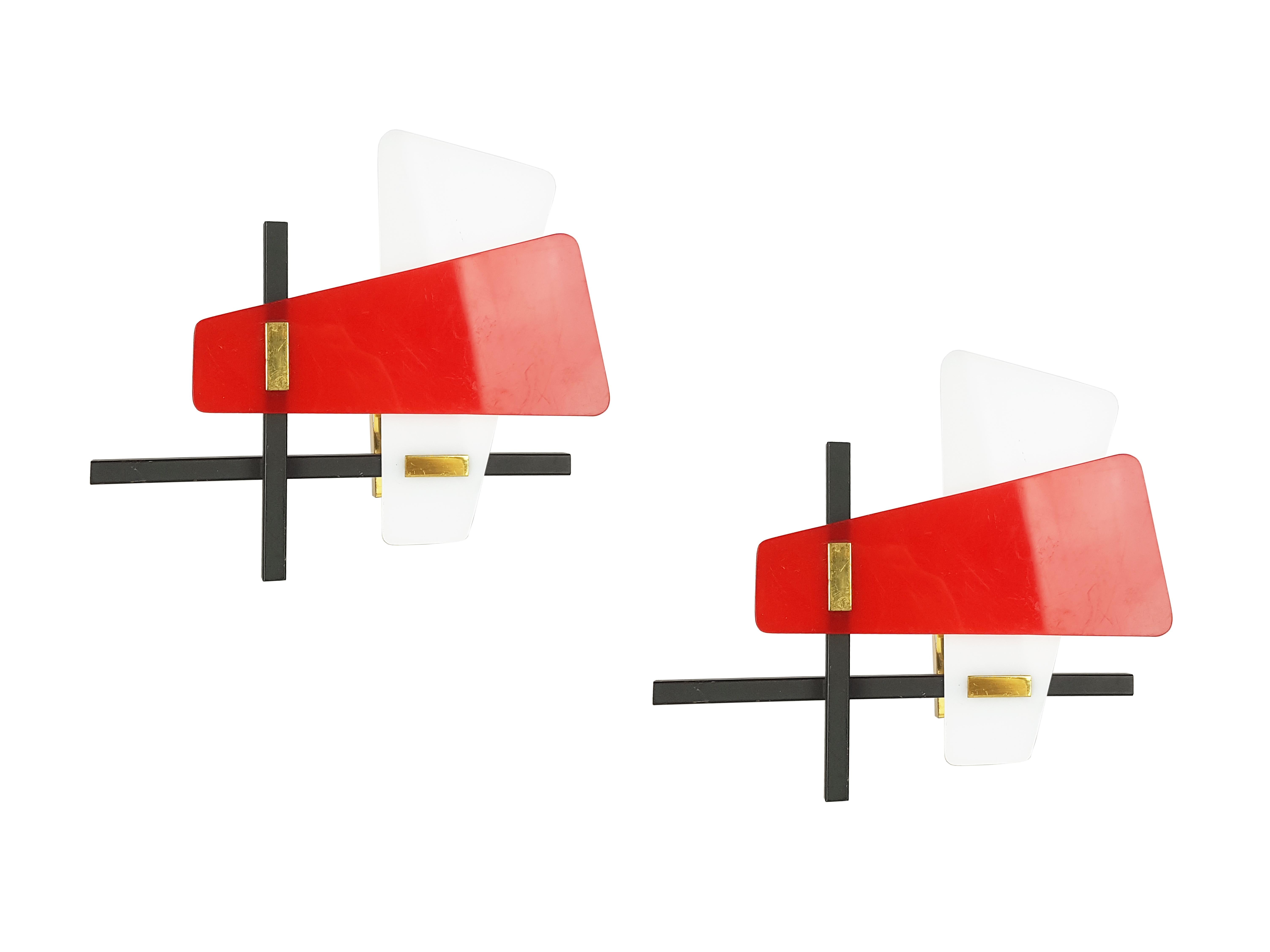 Pair of Red, White Perspex Black Metal & Brass Mid-Century Wall Lamps For Sale 1