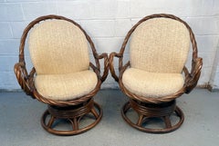 Pareja de sillas giratorias de junco y bambú