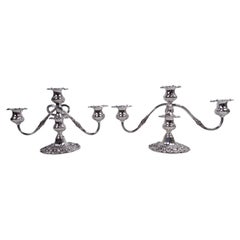 Ein Paar Reed & Barton Francis I Sterling Silver Low 3-Light Candelabra