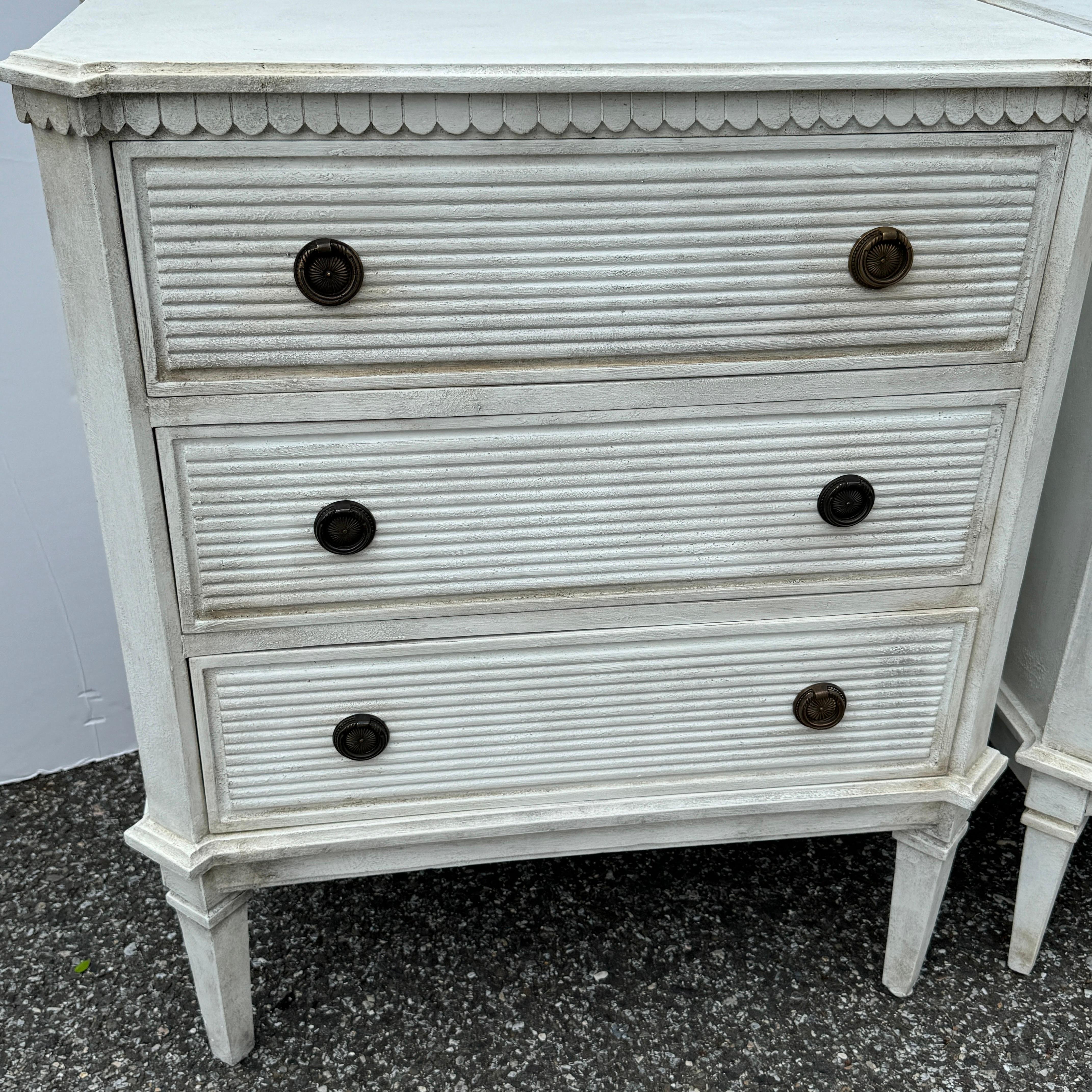 Pair of Reeded Gustavian Style Commodes Chest of Drawers For Sale 3