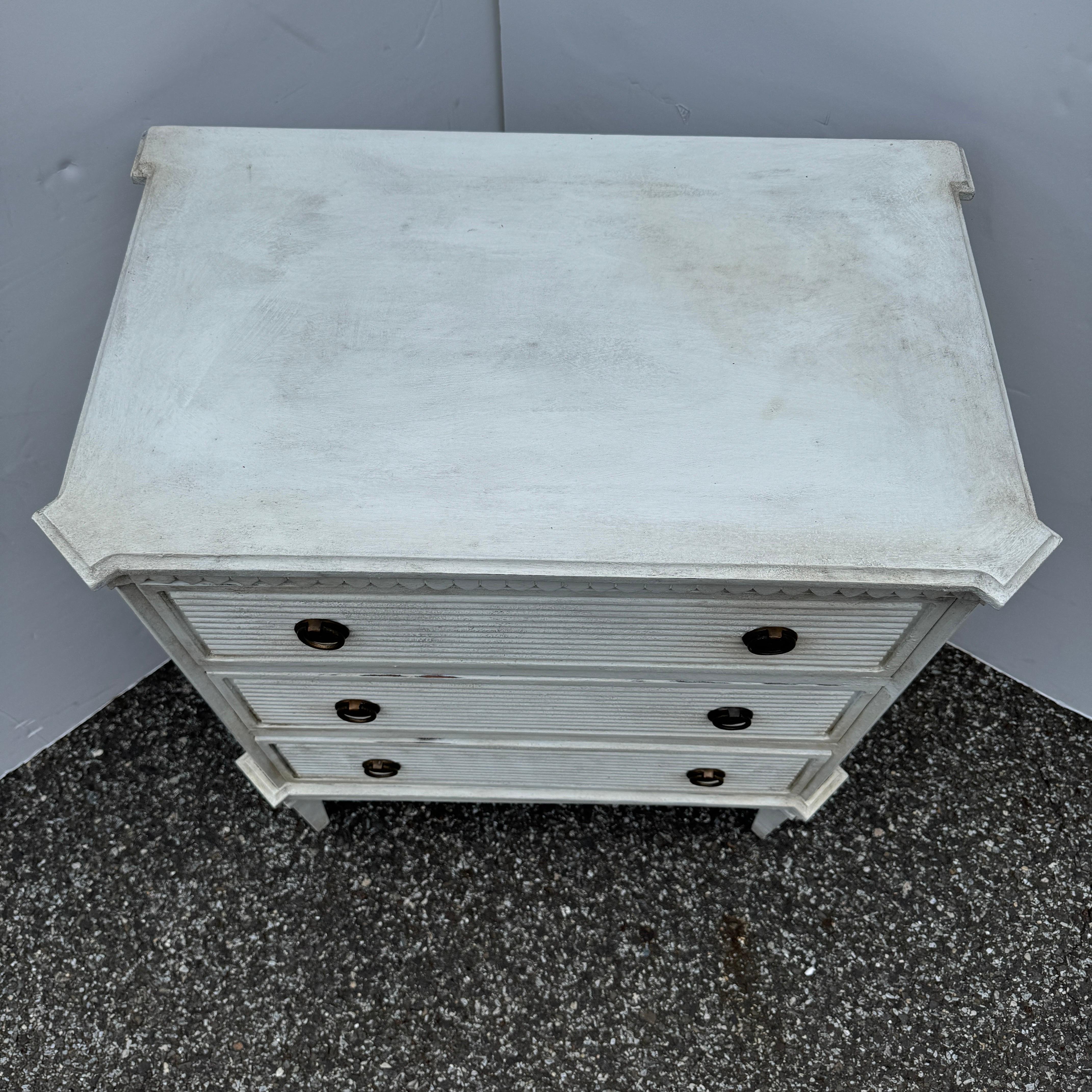 Pair of Reeded Gustavian Style Commodes Chest of Drawers For Sale 8