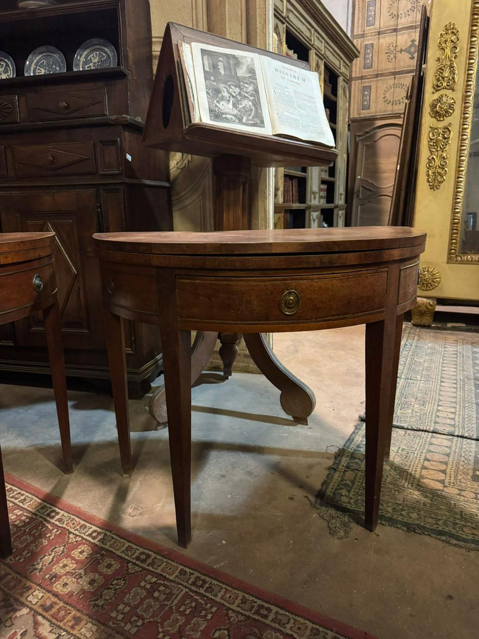 Pair of refined consoles, half-moon shaped wooden game tables, Italy en venta 5