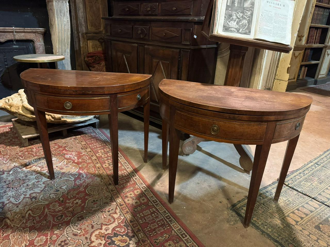 Pair of refined consoles, half-moon shaped wooden game tables, Italy en venta 6