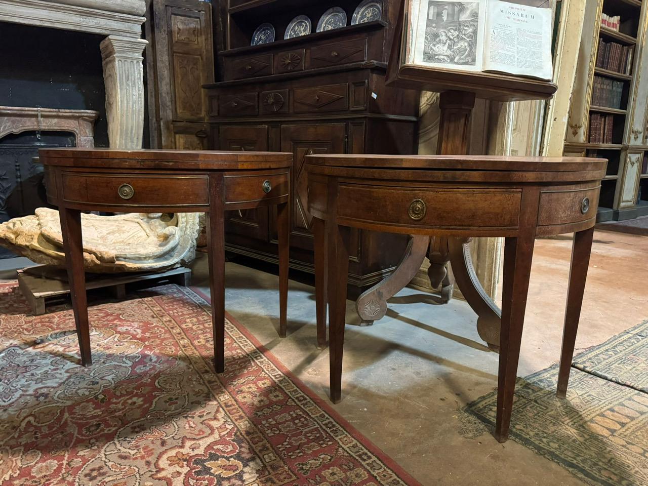 Pair of refined consoles, half-moon shaped wooden game tables, Italy en venta 7