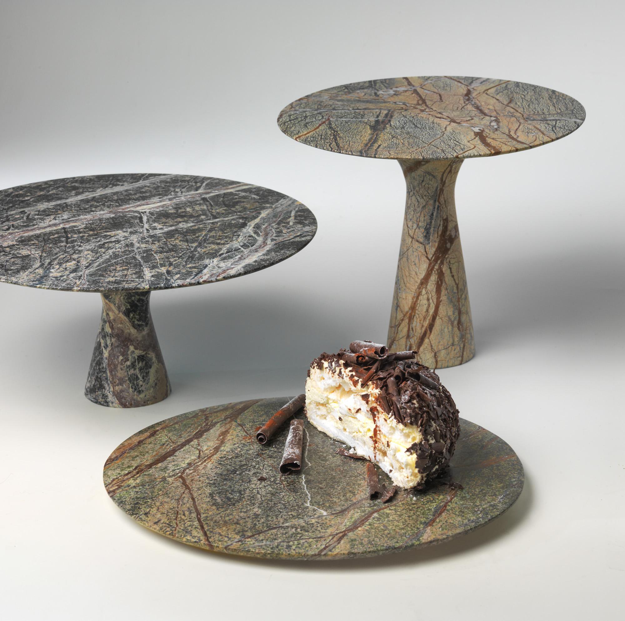 Pareja de refinados soportes para tartas contemporáneos de mármol 03 Picasso verde Italiano en venta