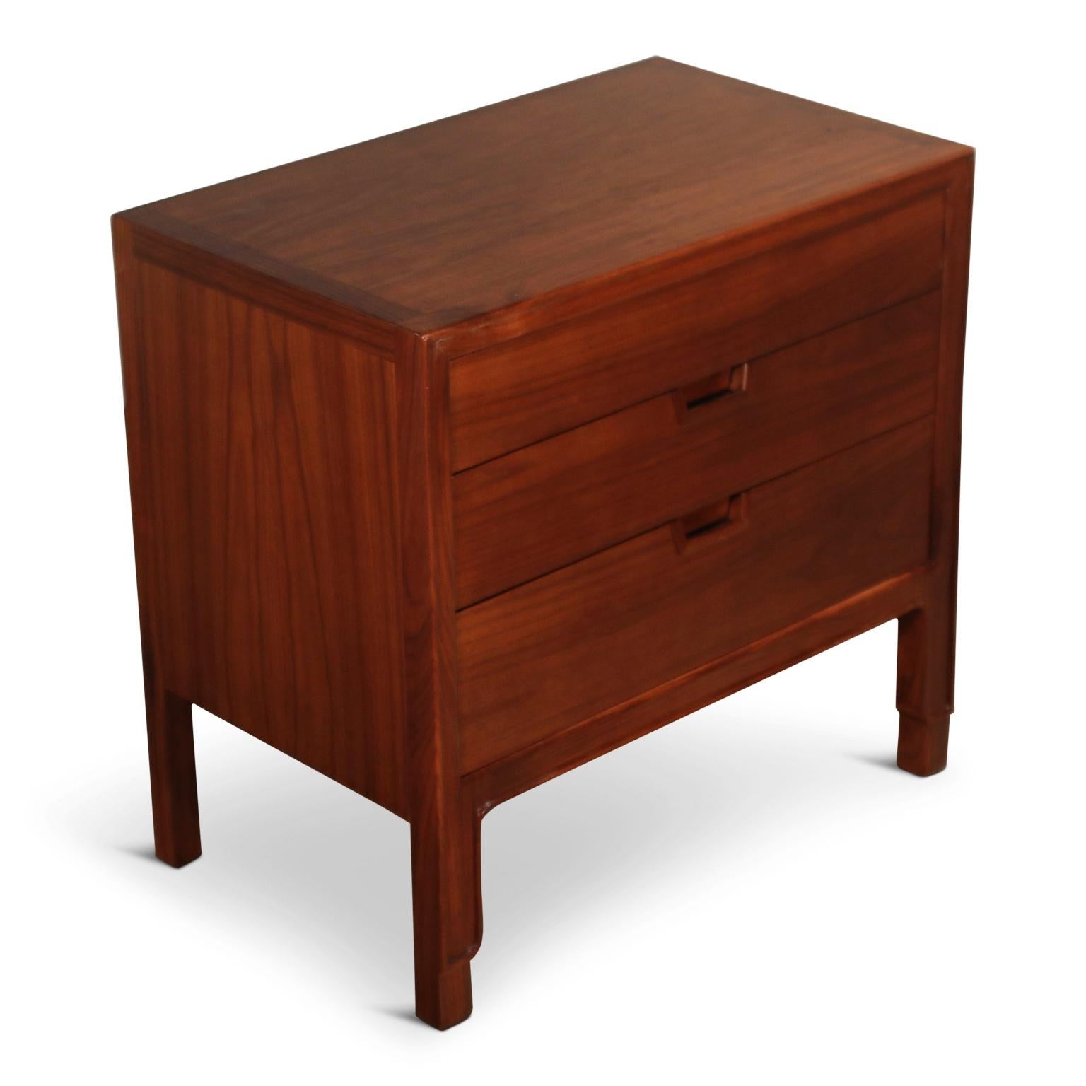 Pair of Refinished Nightstands or End Tables by John Stuart for Janus Collection In Excellent Condition In Los Angeles, CA