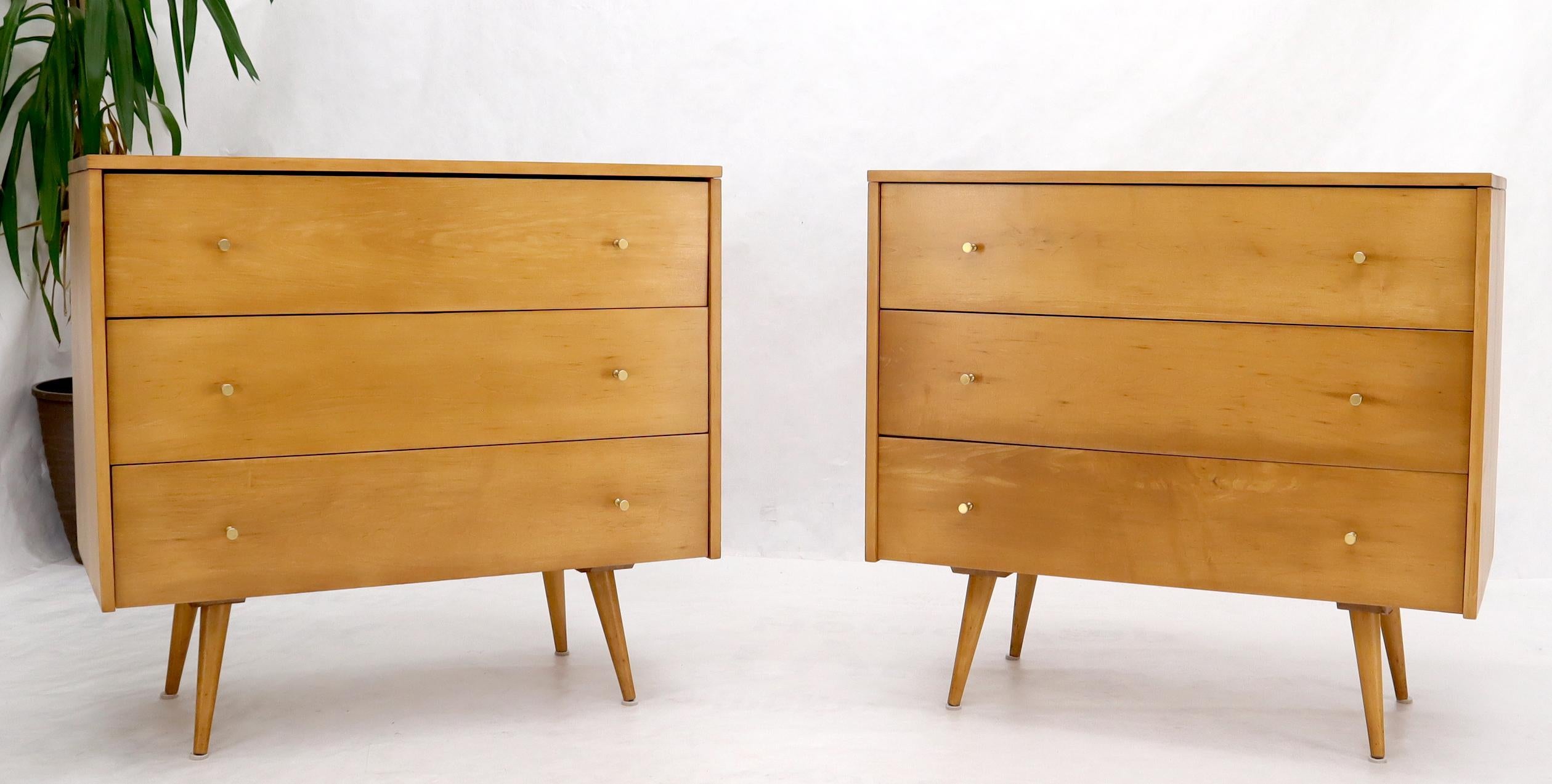 Mid-Century Modern Pair of Refinished Paul McCobb Three Drawers Dressers Planner Group Tapered Legs For Sale