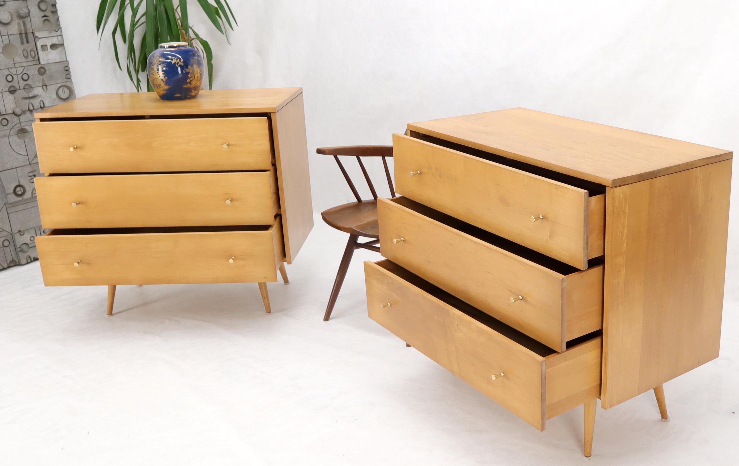 Pair of Refinished Paul McCobb Three Drawers Dressers Planner Group Tapered Legs In Excellent Condition For Sale In Rockaway, NJ