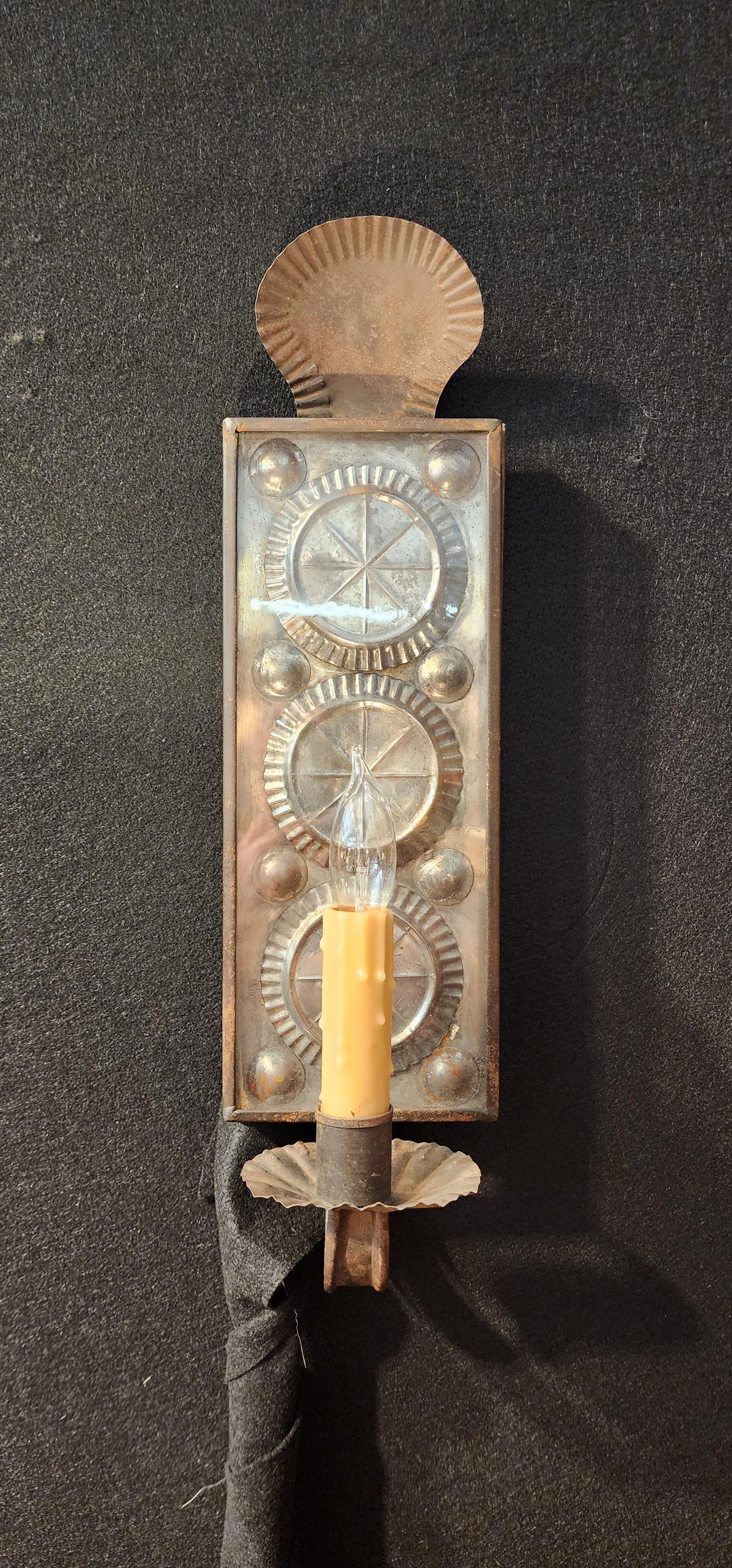 Pair of Reflector Wall Sconces in Pewter and Tin (amerikanisch) im Angebot