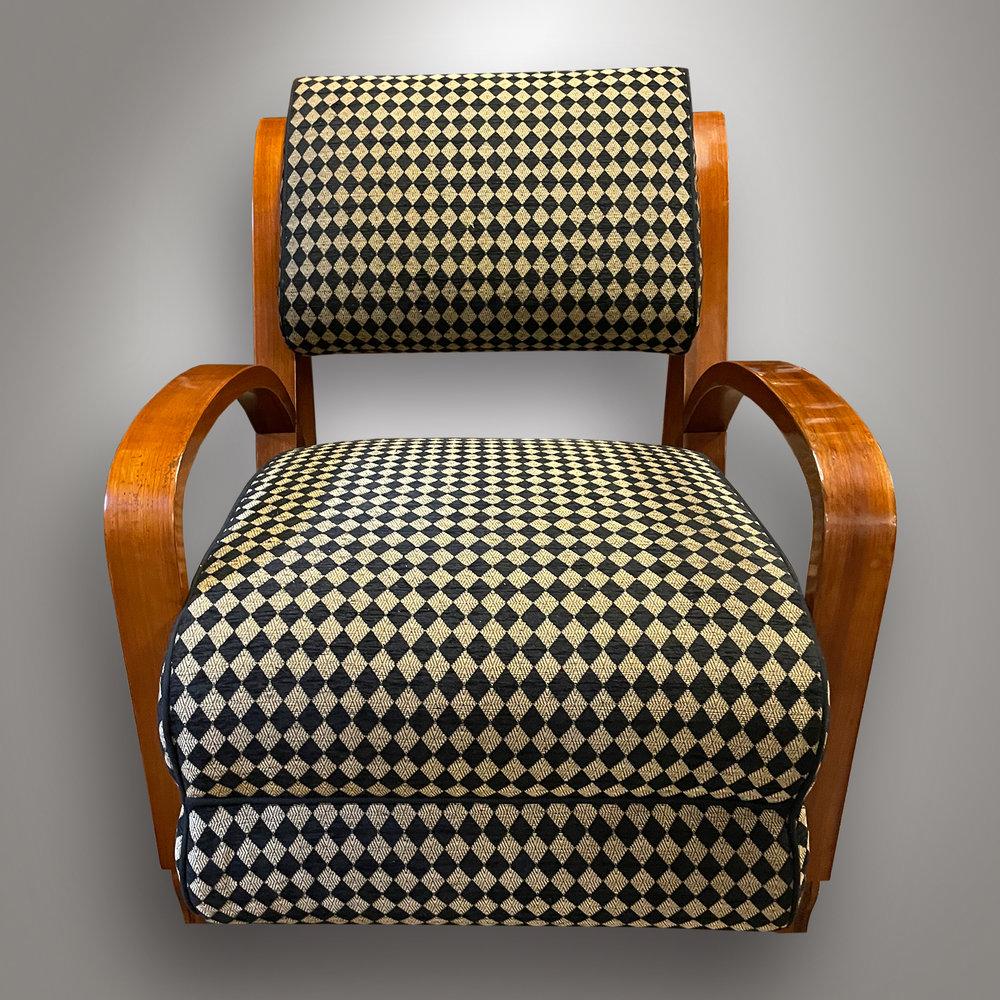 Européen Paire de fauteuils art déco remis à neuf en vente