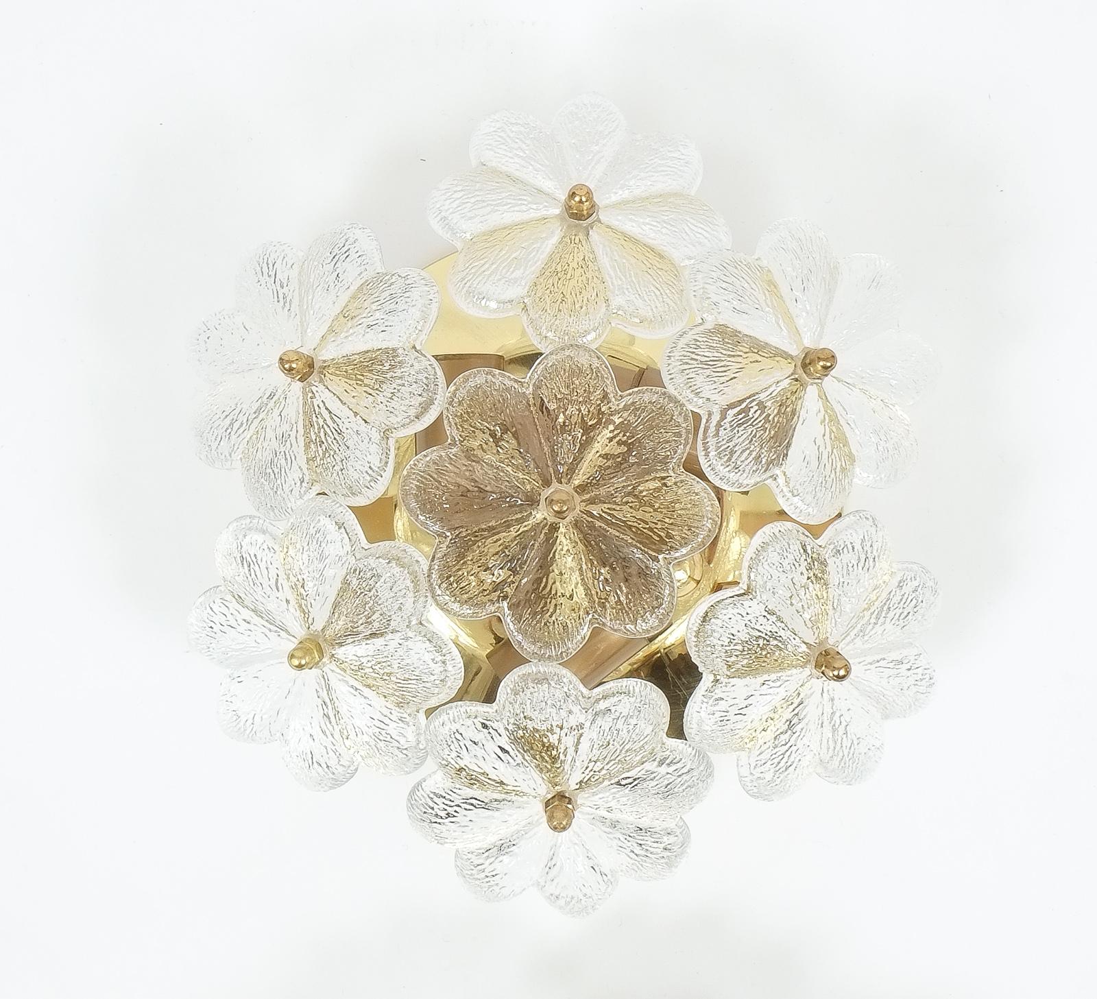 Pair of Refurbished Glass Flower Sconces by Ernst Palme, circa 1970 In Good Condition In Vienna, AT