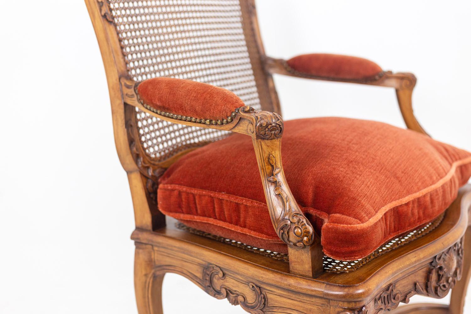 20ième siècle Paire de fauteuils de style Régence en hêtre et canne. Vingtième siècle. en vente