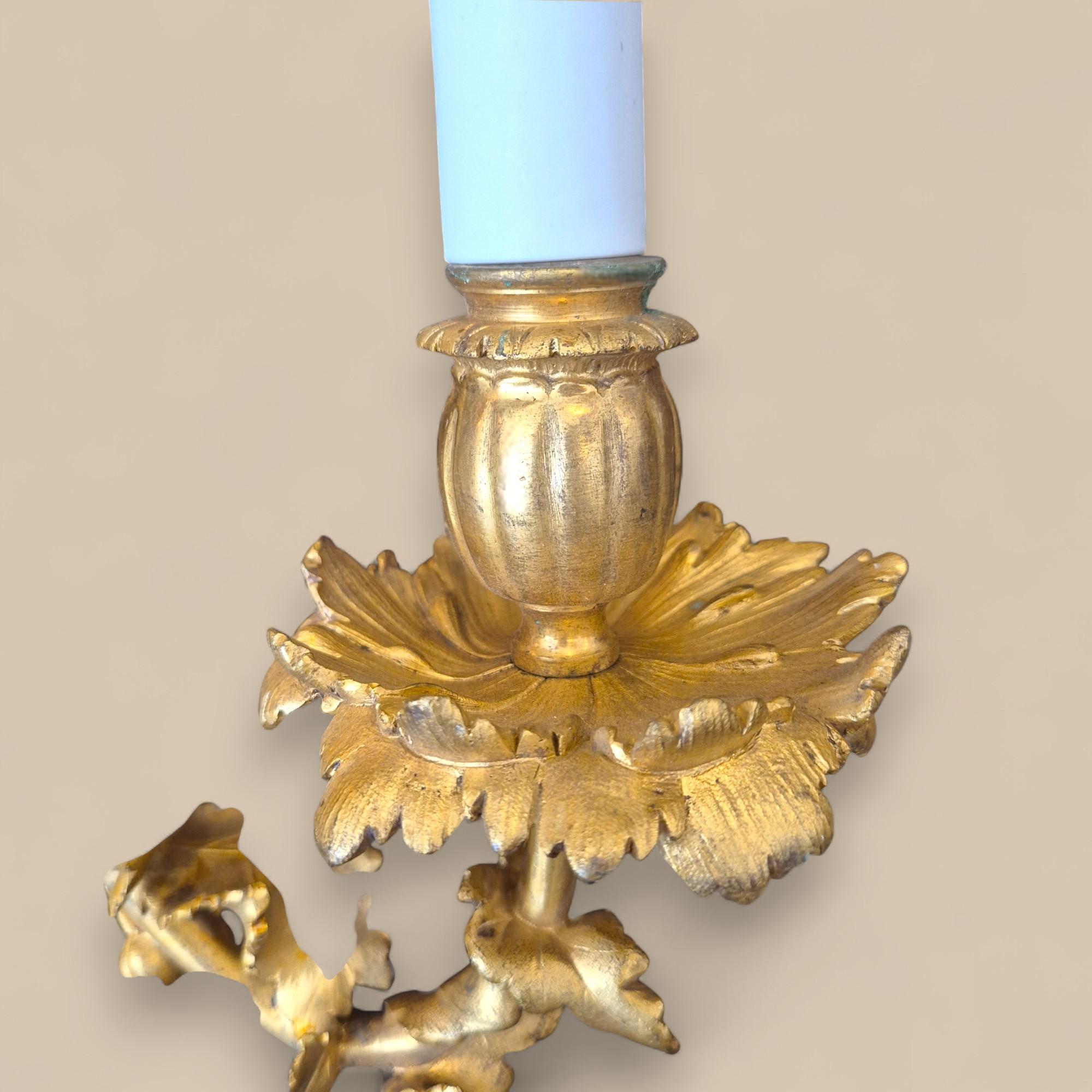 Pair of Régence-Style Gilt Bronze Two-Lights Wall Sconces, 19th century en venta 6