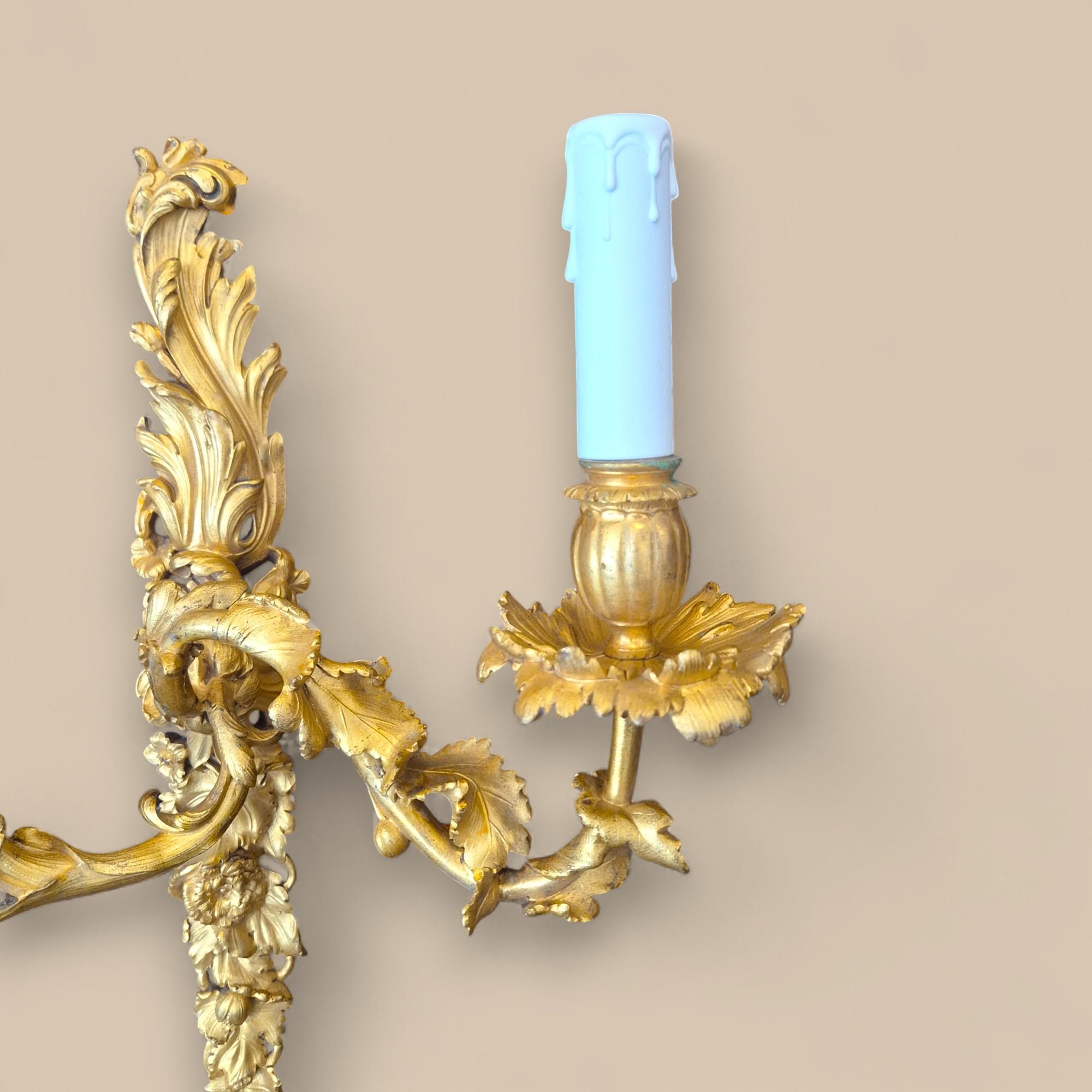 Pair of Régence-Style Gilt Bronze Two-Lights Wall Sconces, 19th century en venta 8