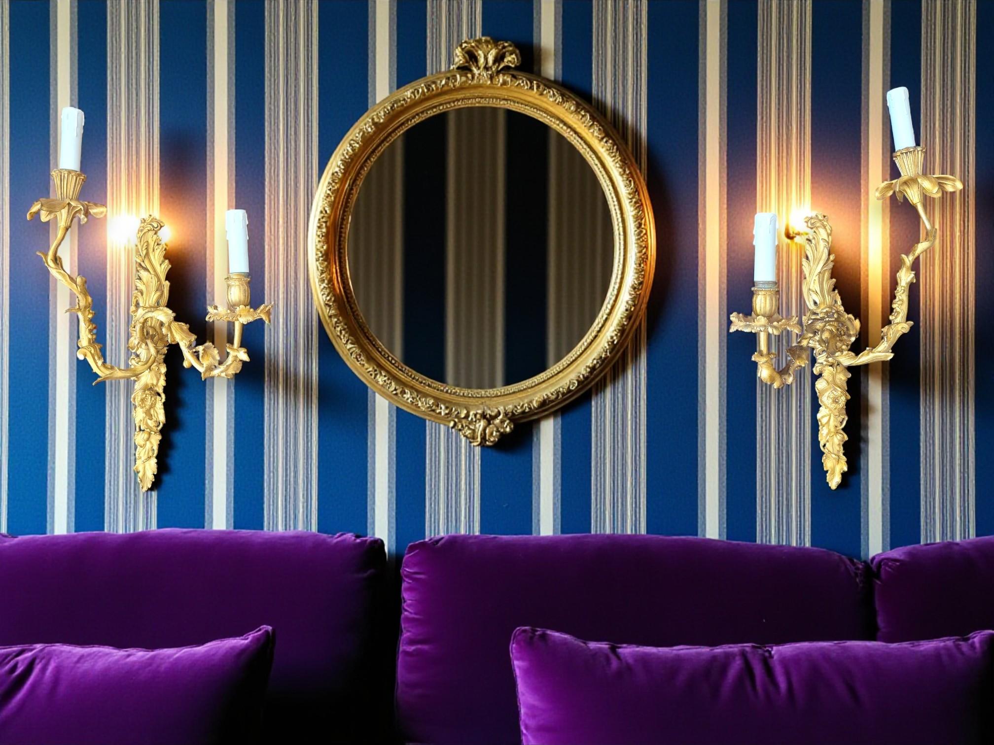 Pair of Régence-Style Gilt Bronze Two-Lights Wall Sconces, 19th century en Bueno estado para la venta en NICE, FR