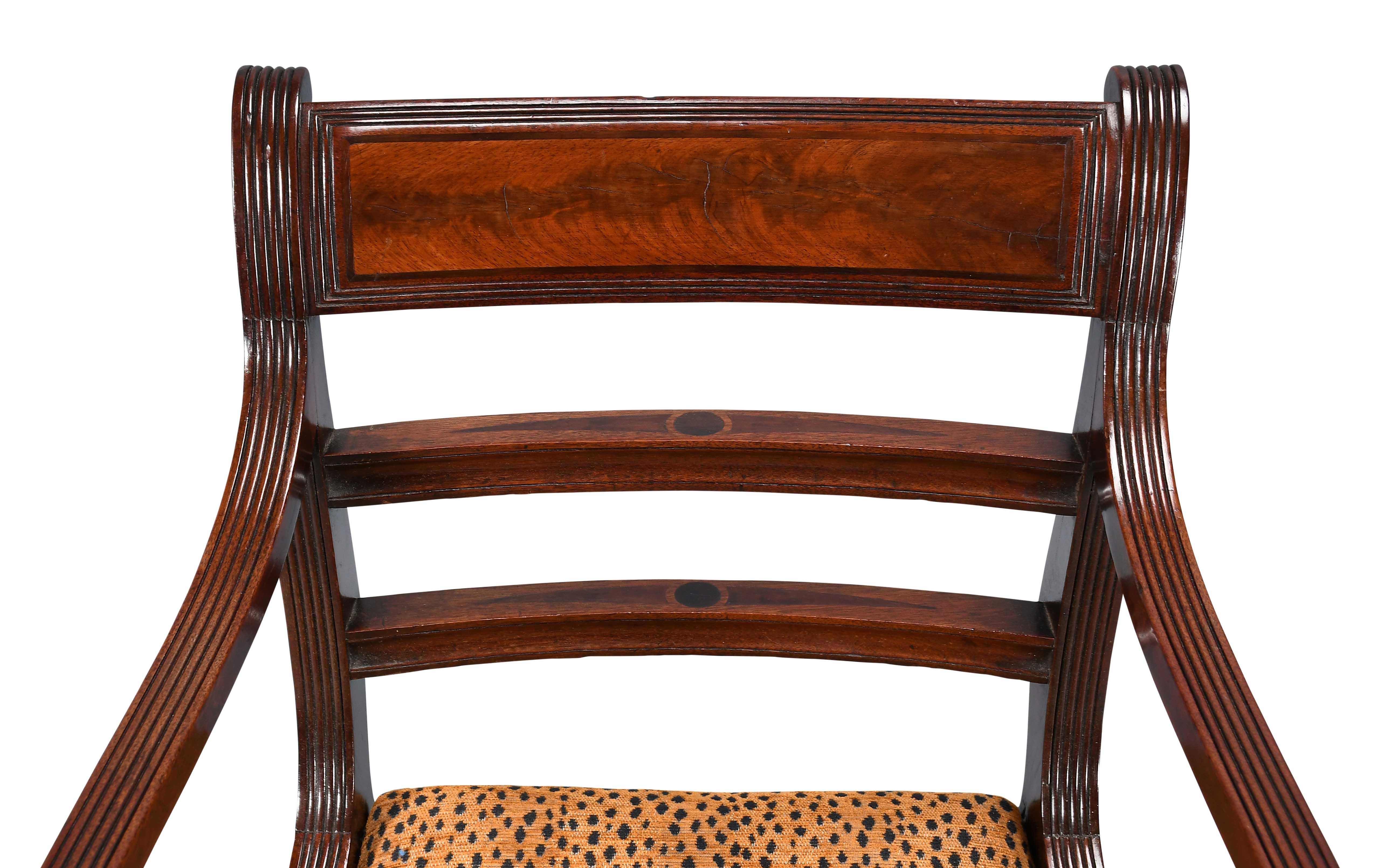 Paire de fauteuils Regency en vente 1