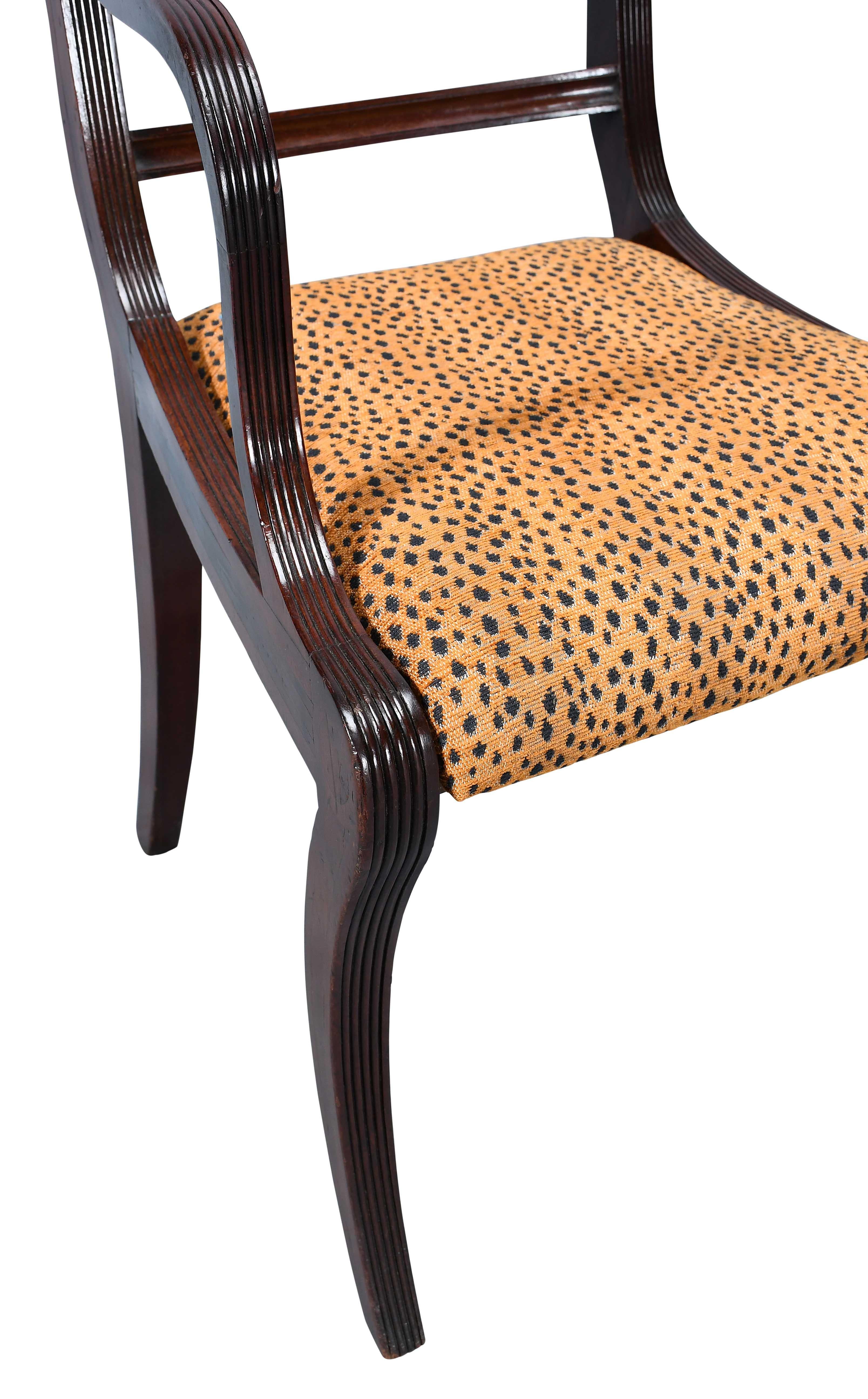 Paire de fauteuils Regency en vente 3