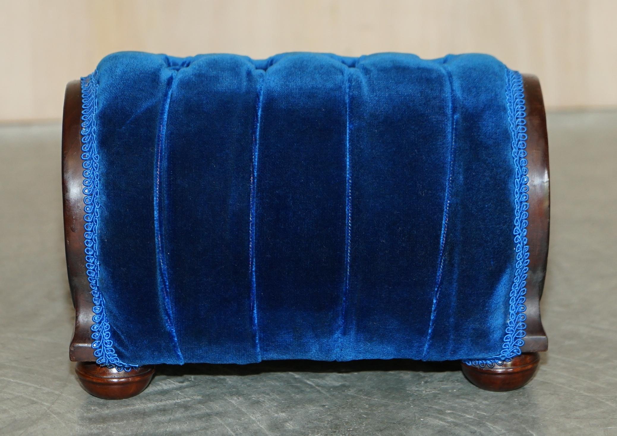 PAIR OF REGENCY BLUE ANTIQUE ViCTORIAN CHESTERFIELD TUFTED CURVED FOOTSTOOLS 6